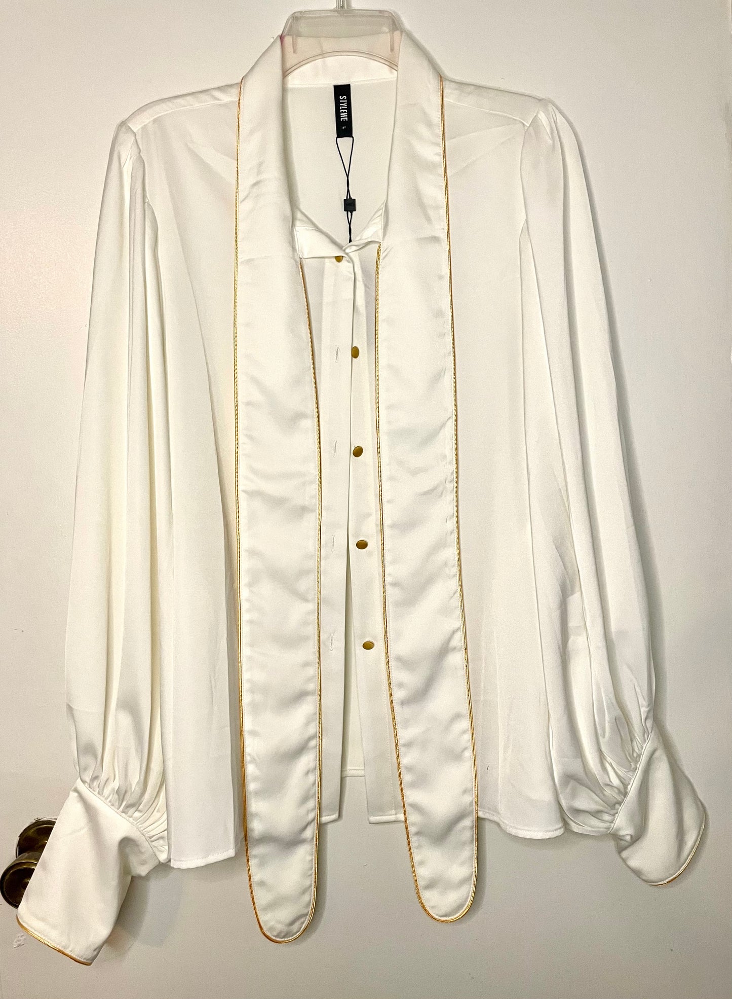 STYLEWE Long sleeve White & Gold Blouse~Women’s Size Large 12/14~Great Condition