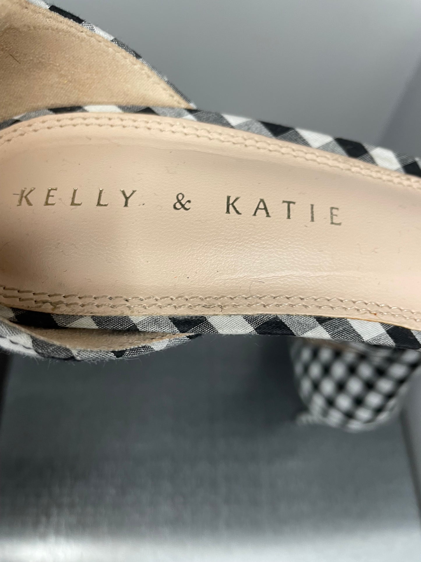 Kelly and Katie Black and White Heel~ Size 10 ~ Great Condition
