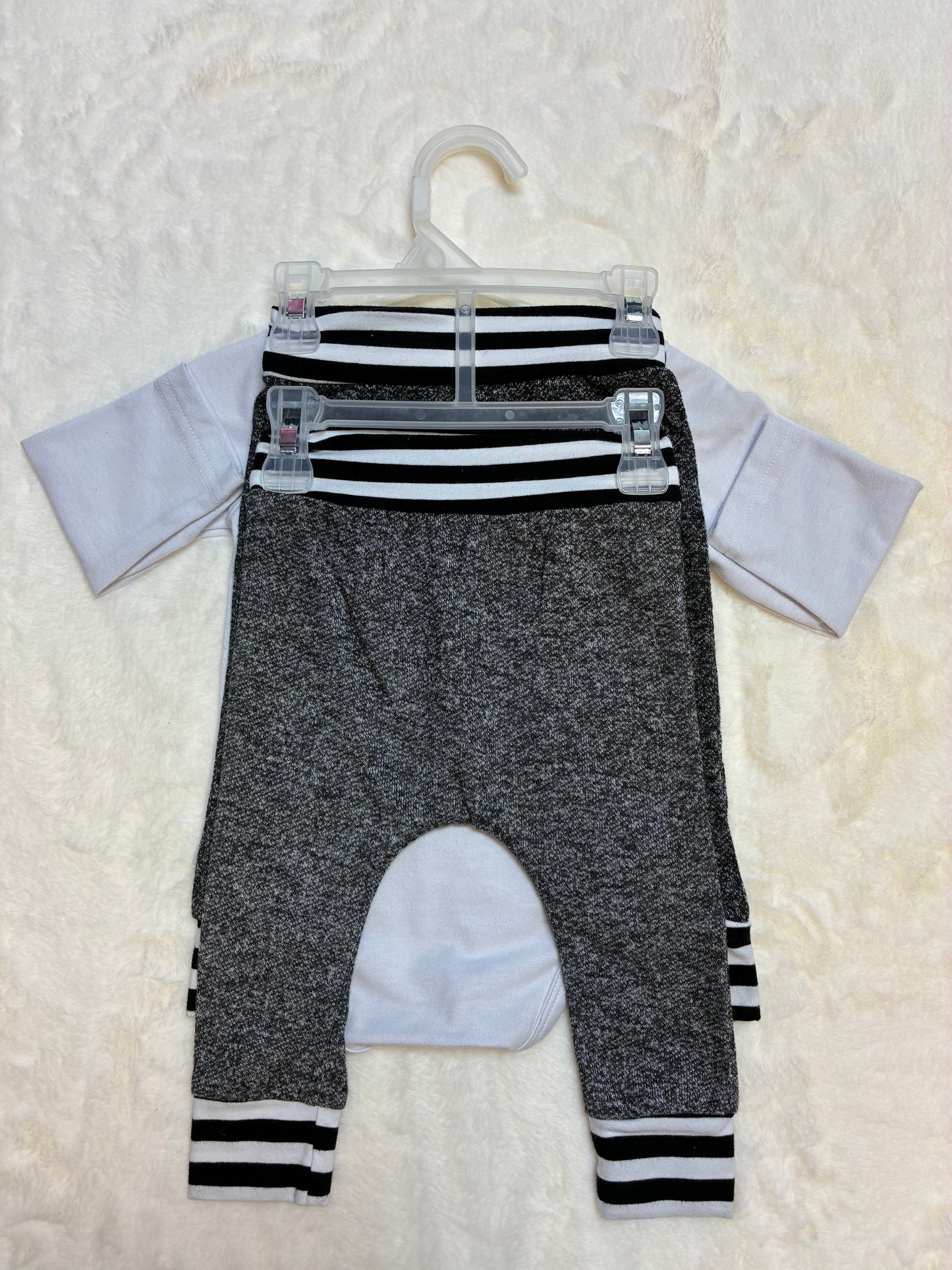 3pc New To The Crew Baby Bodysuit and Pants Set -Size 6 Months Boys Size 6mons