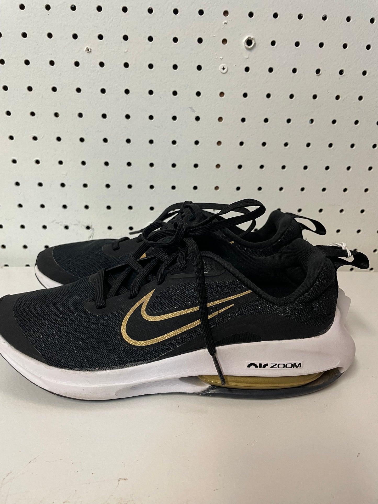 Nike Air Zoom Arcadia 2 (Big Kid) Size 5Y