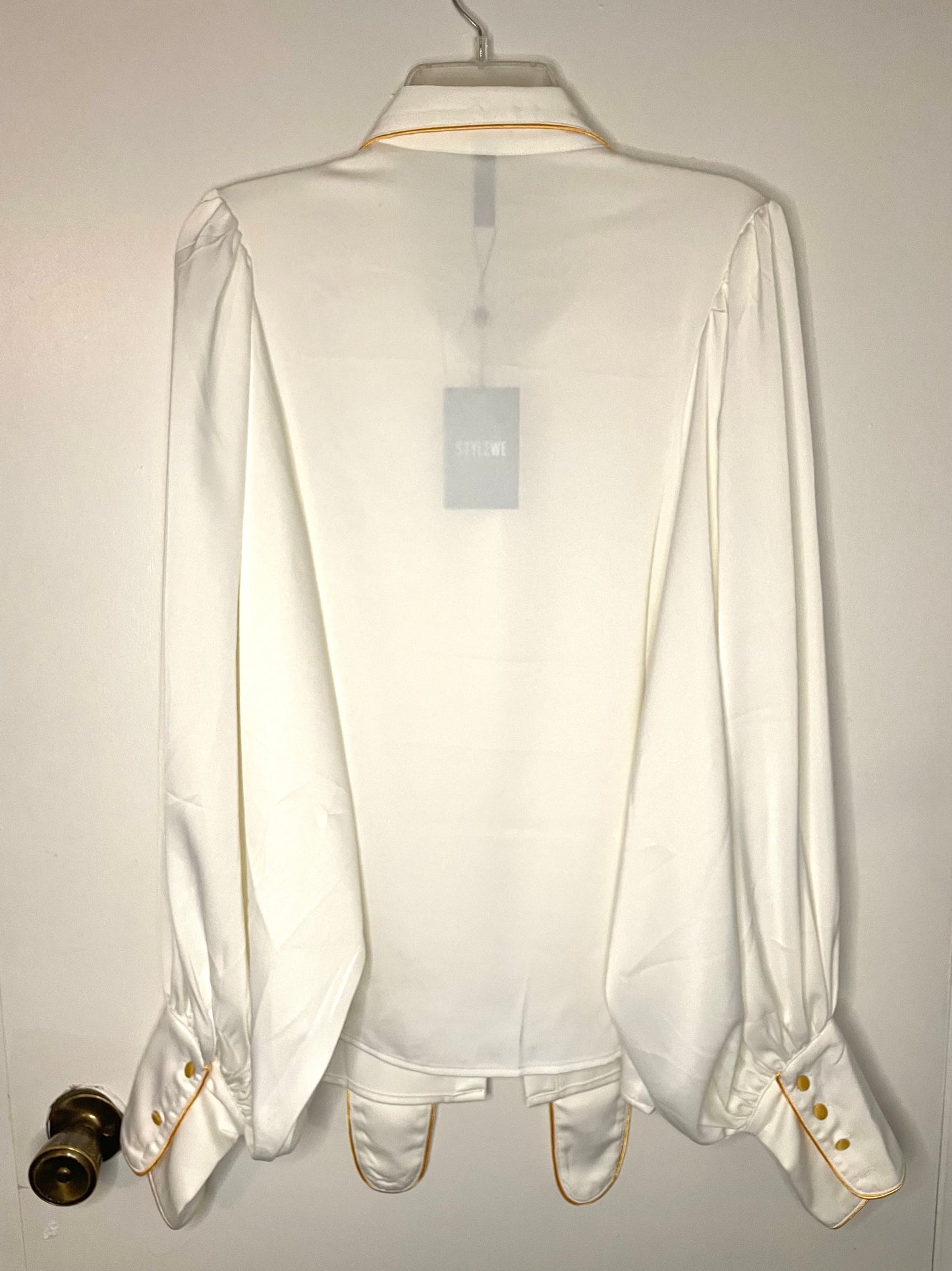 STYLEWE Long sleeve White & Gold Blouse~Women’s Size Large 12/14~Great Condition
