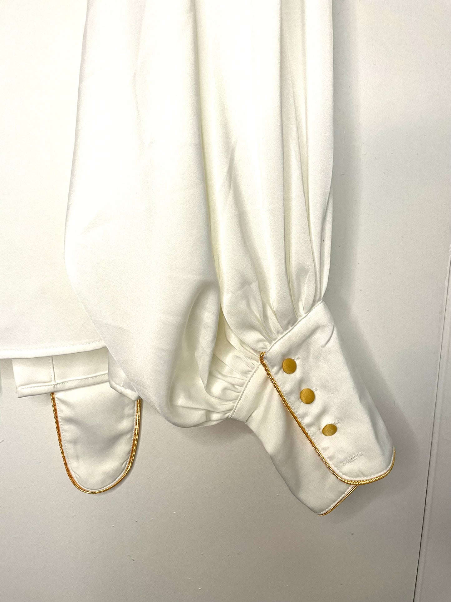 STYLEWE Long sleeve White & Gold Blouse~Women’s Size Large 12/14~Great Condition