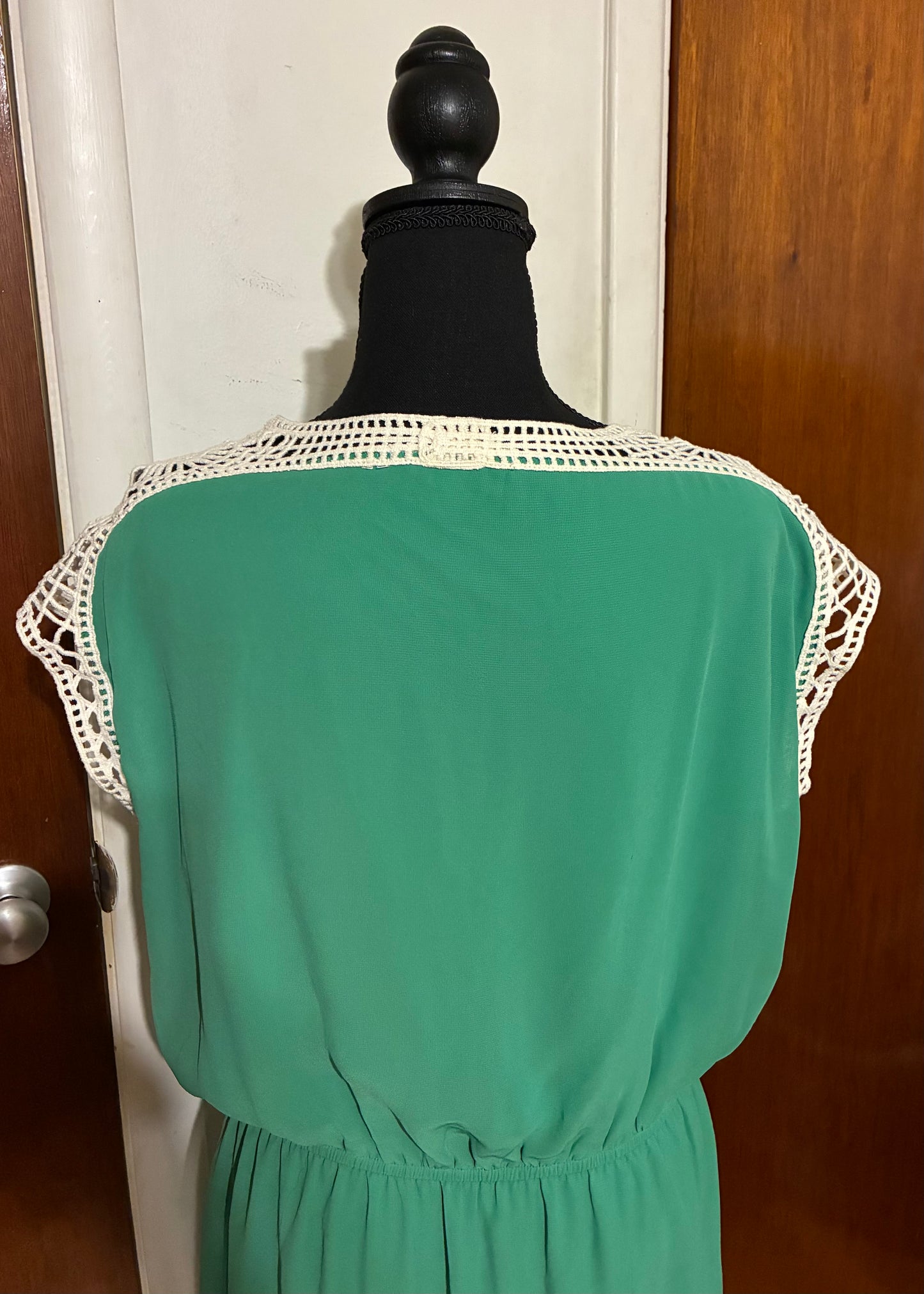 Miami Green Dress with lace cap sleeves Size Medium