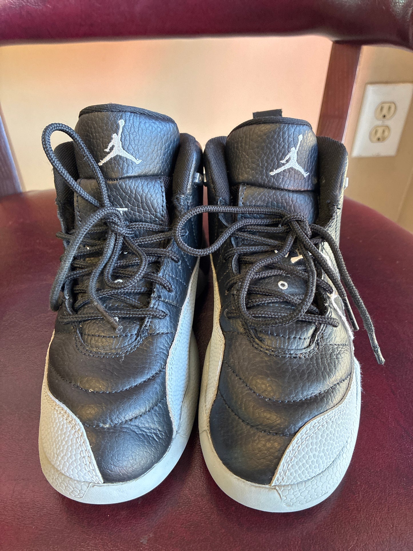 Jordan 12 Retro playoff release 2012 Size 2 Youth