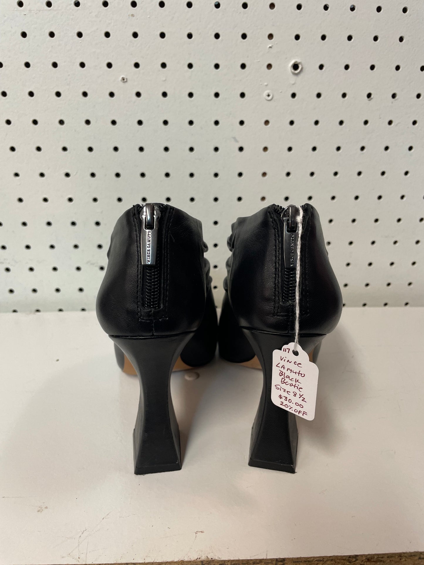 Vince Camuto Ameliava Bootie Women Size 8.5 Great Condition