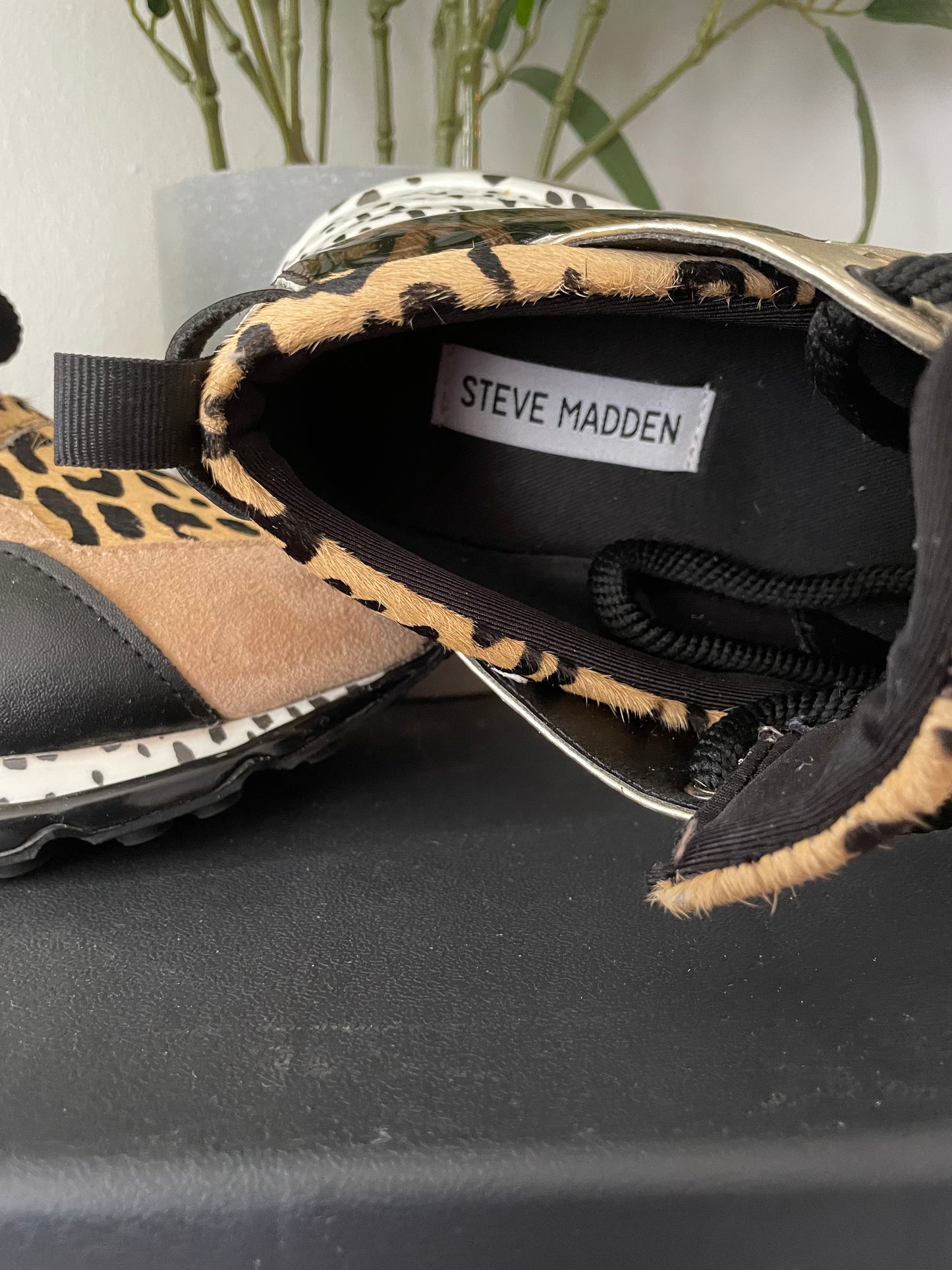 Steve Madden Cliff Wedge Sneaker Animal Print Cow~Size 9~ Great Condition