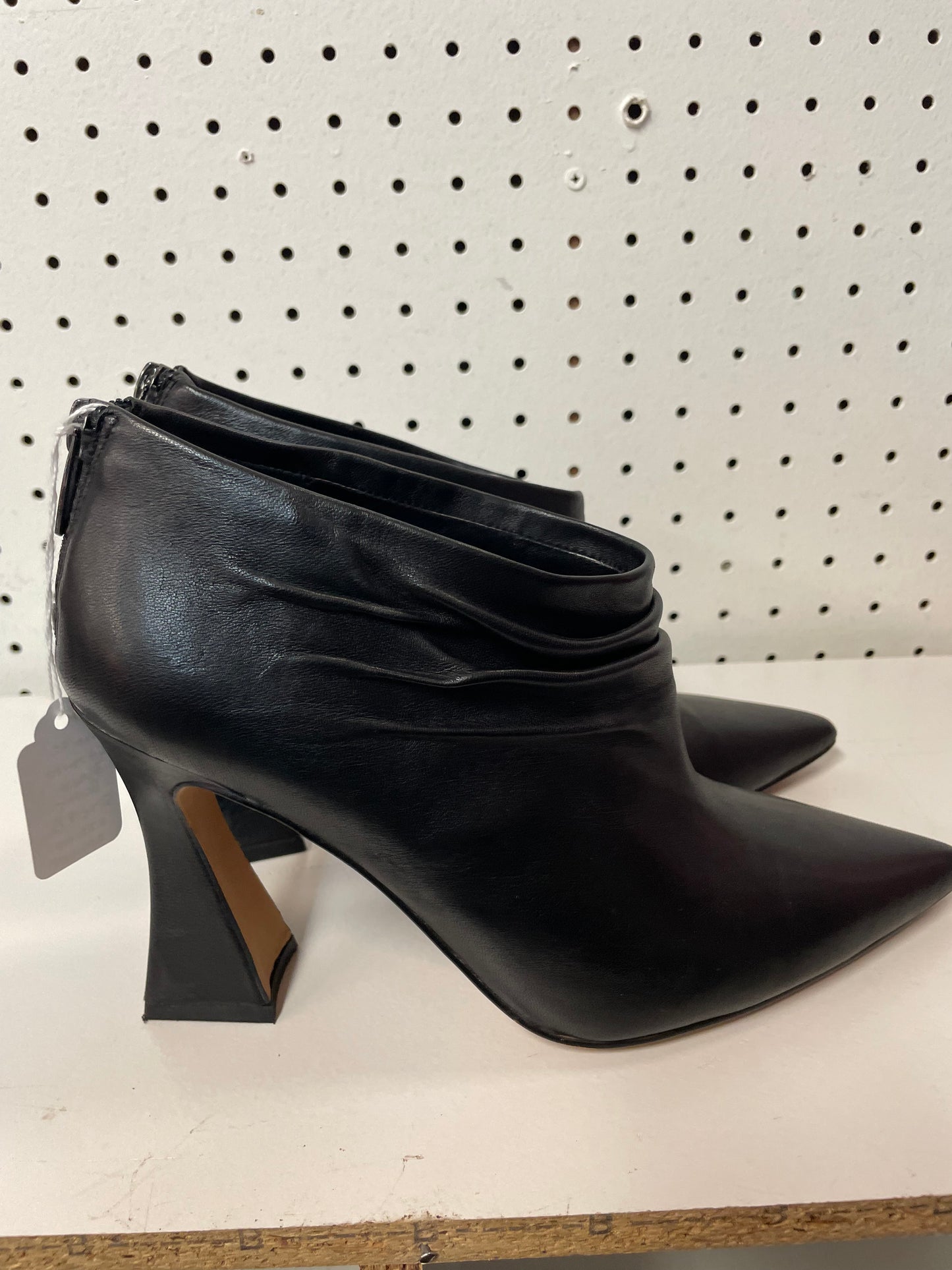 Vince Camuto Ameliava Bootie Women Size 8.5 Great Condition