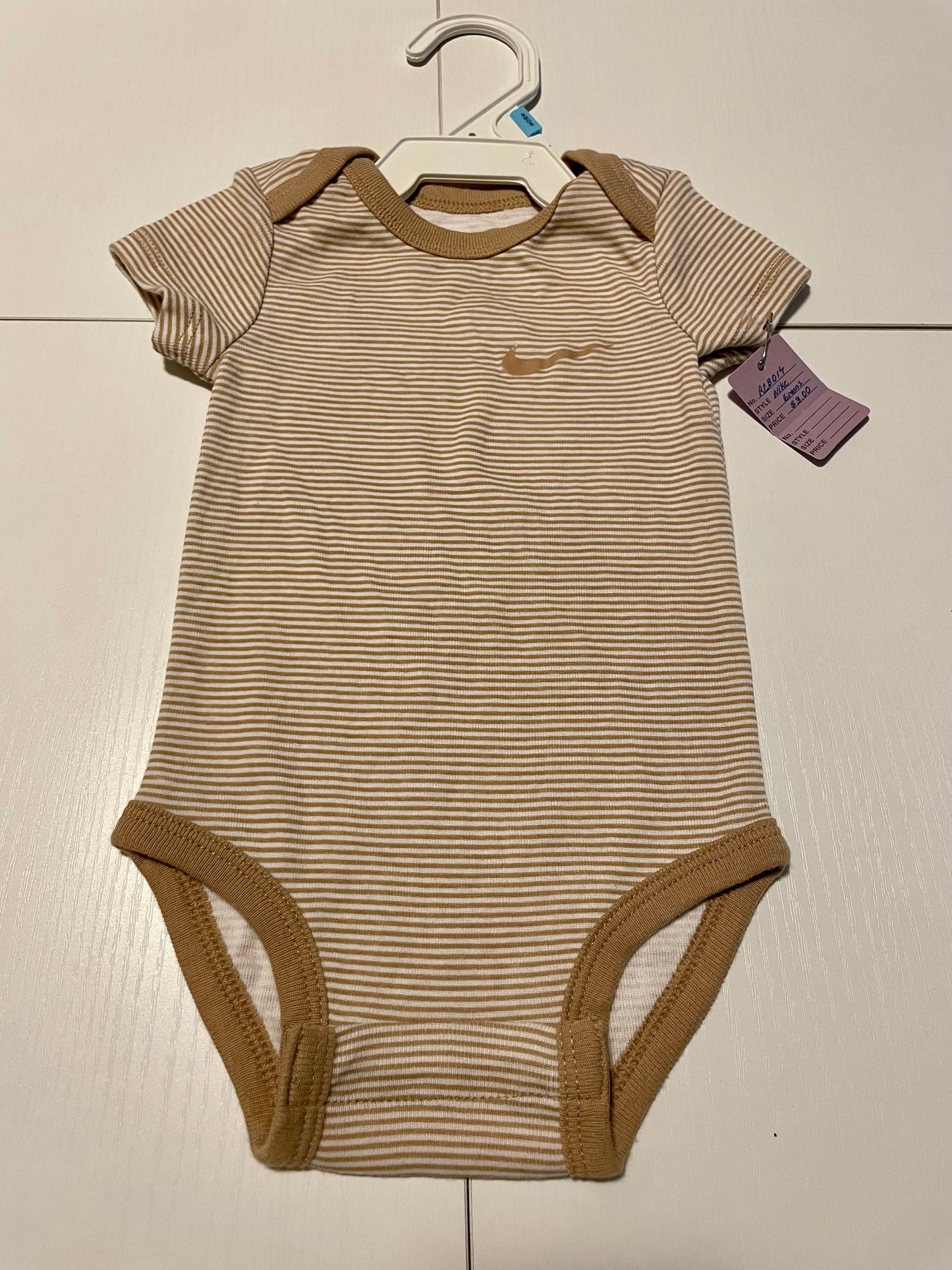 Baby Nike Essential Onesie - Size 6mons