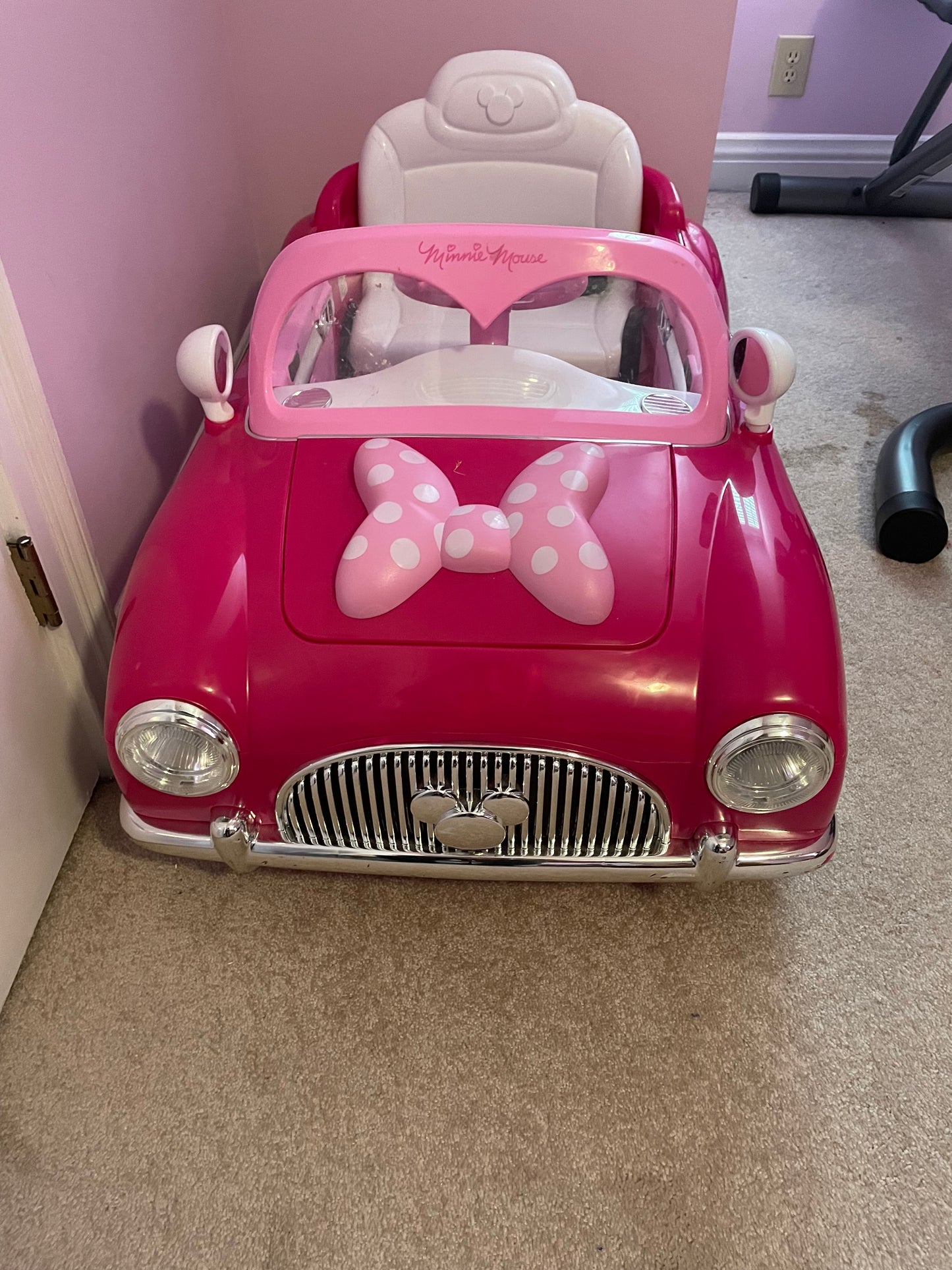 Disney Minnie Mouse Convertible Car 6 Volts Electric Ride-On~Great Condition