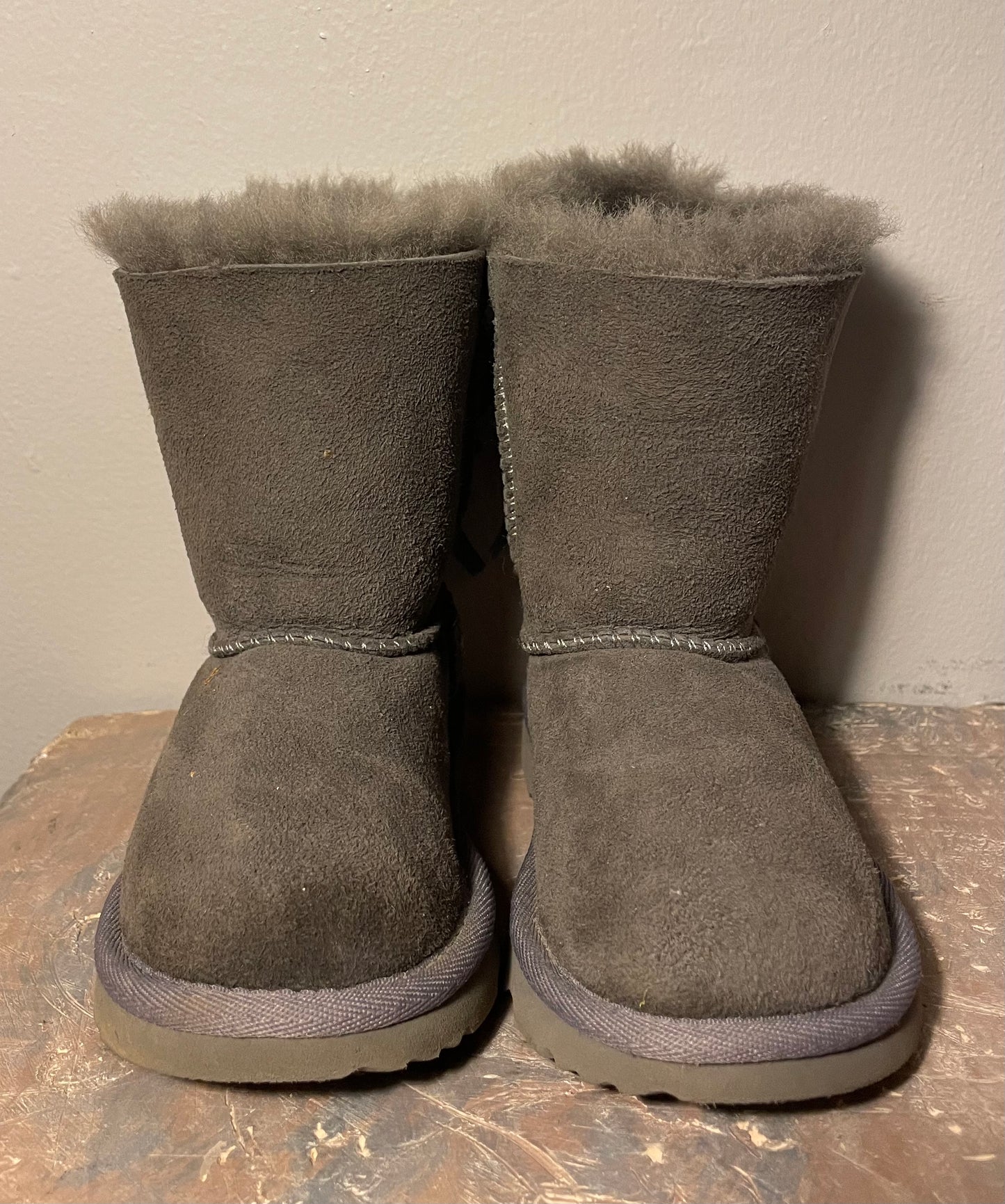 UGG Bailey Bow Girl Boots, Gray, Size 8 - Great Condition