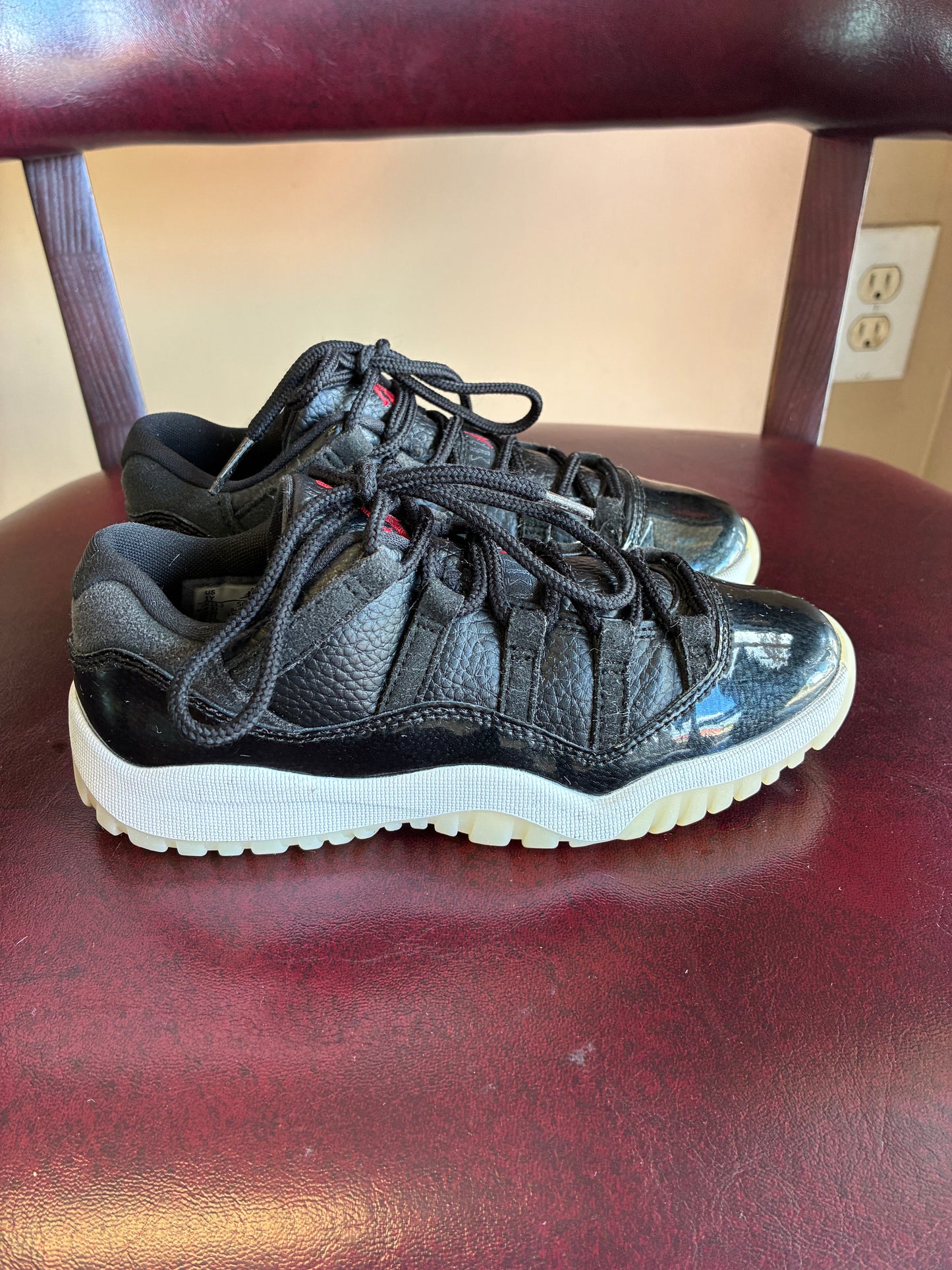 Kids Nike Air Jordan 11 Retro Low PS size 1Y