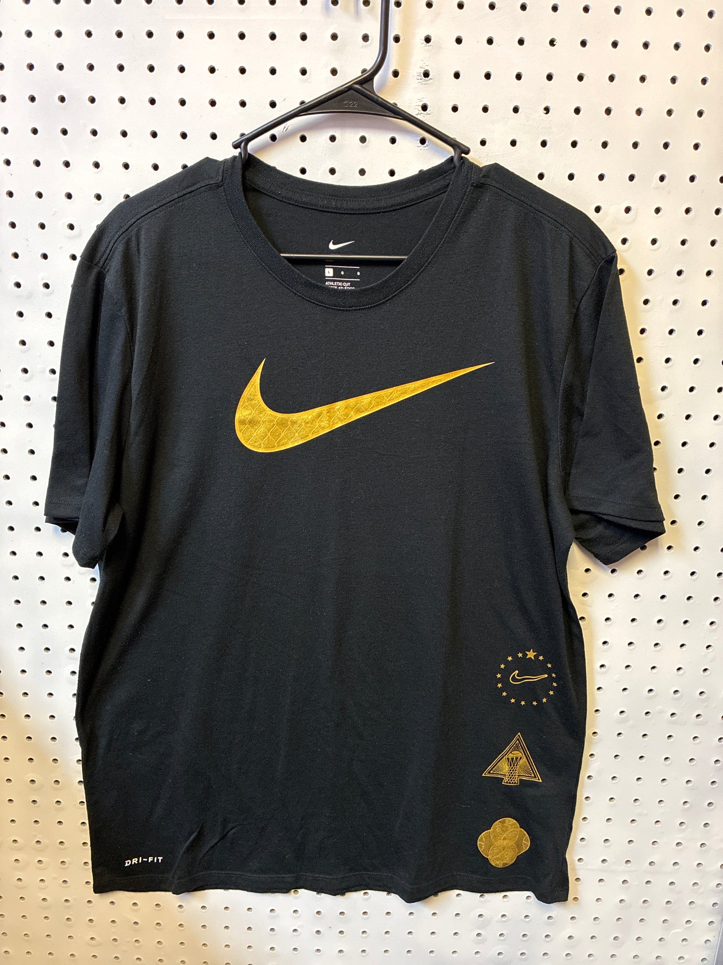 Nike Men Graphic Tee Size Large