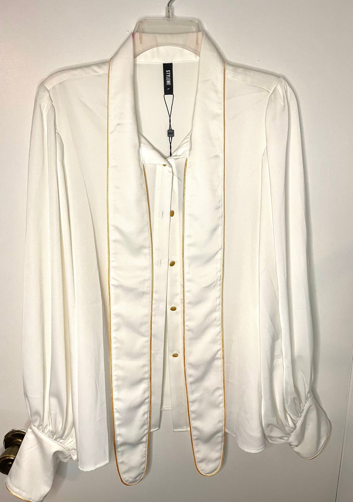 STYLEWE Long sleeve White & Gold Blouse~Women’s Size Large 12/14~Great Condition