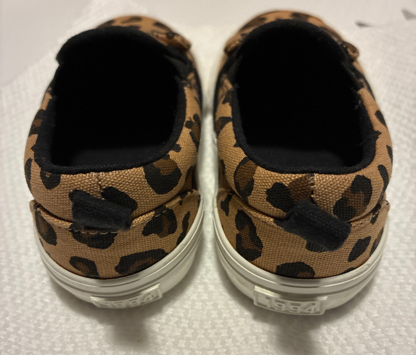 Old Navy Canvas Slip-On Sneakers for Toddler Girls in a leopard print -Size 6