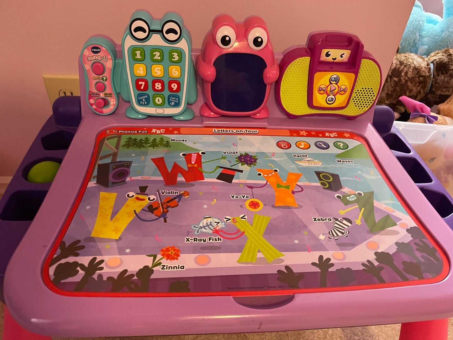 VTech Touch and Learn Activity Desk Deluxe (Pink)