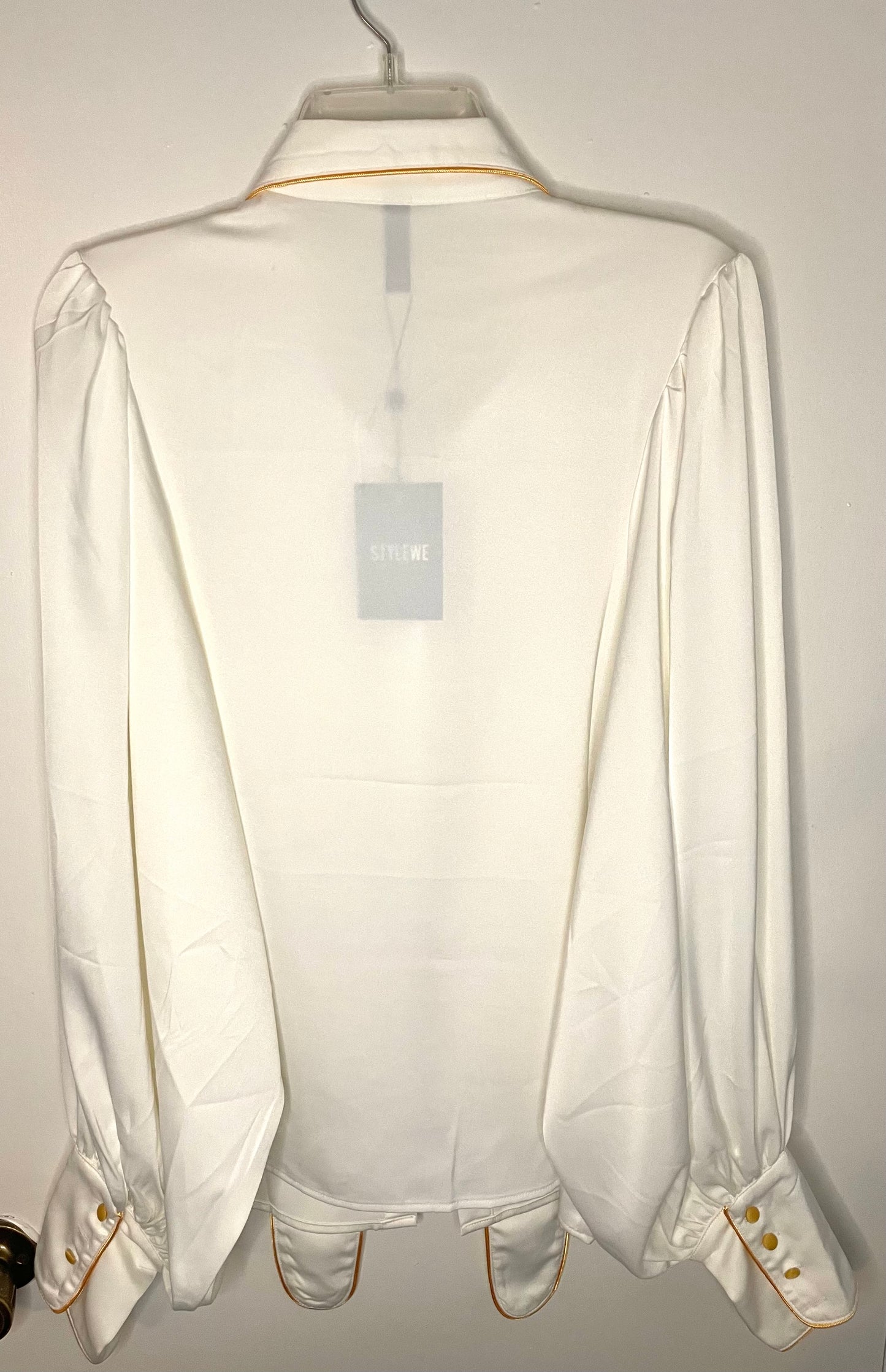 STYLEWE Long sleeve White & Gold Blouse~Women’s Size Large 12/14~Great Condition