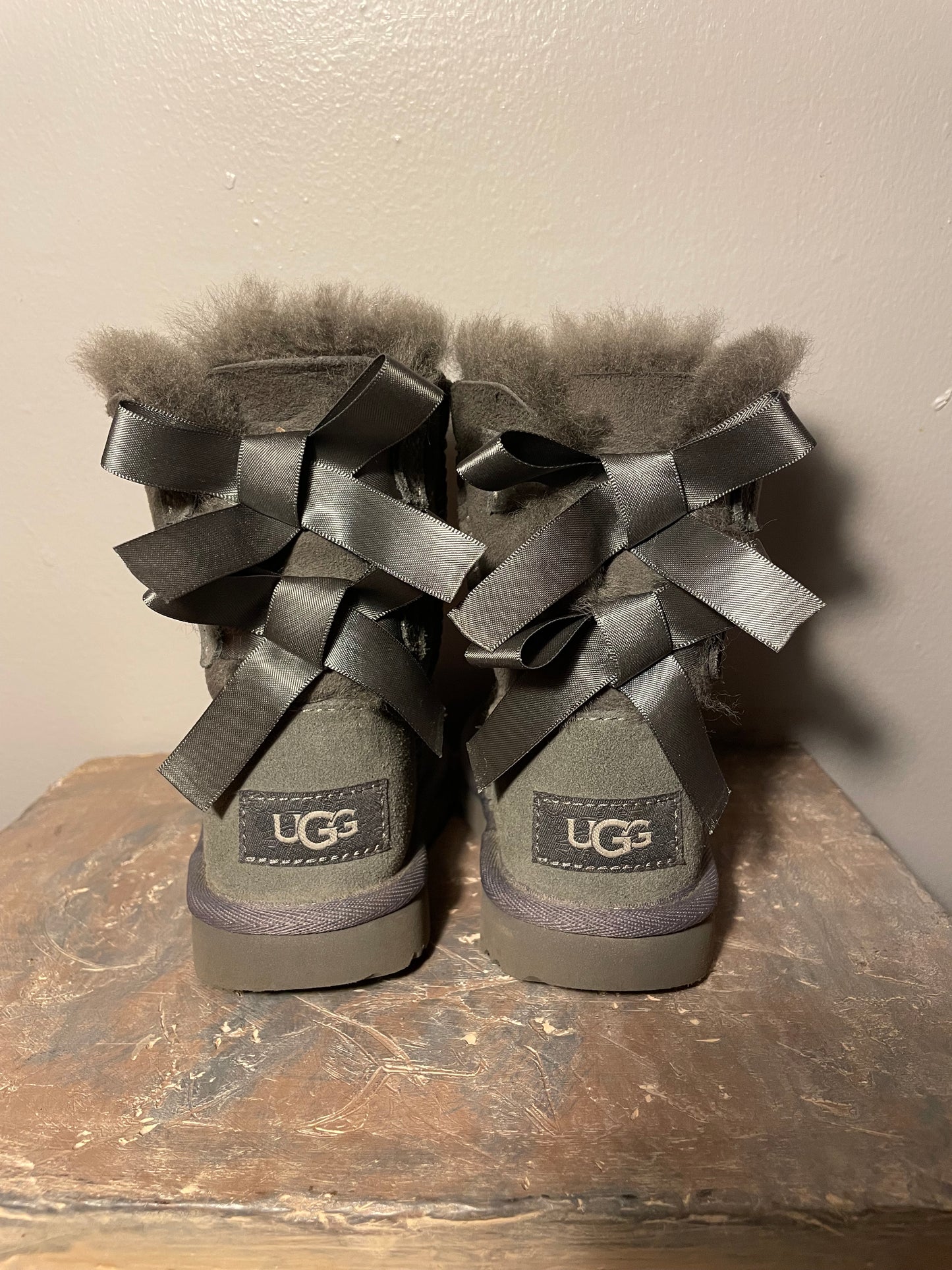 UGG Bailey Bow Girl Boots, Gray, Size 8 - Great Condition