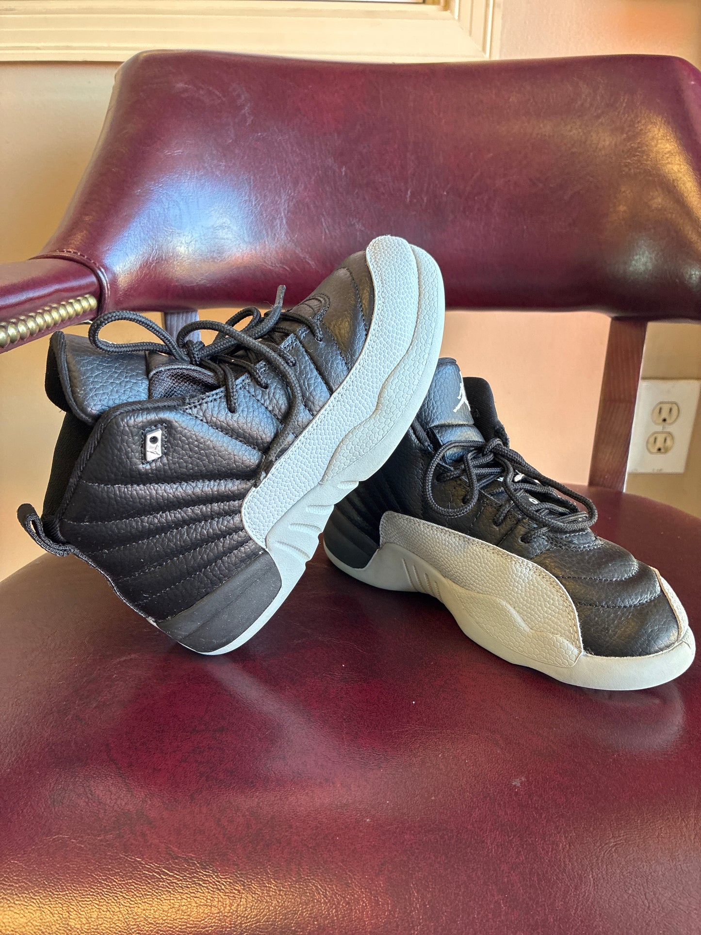 Jordan 12 Retro playoff release 2012 Size 2 Youth