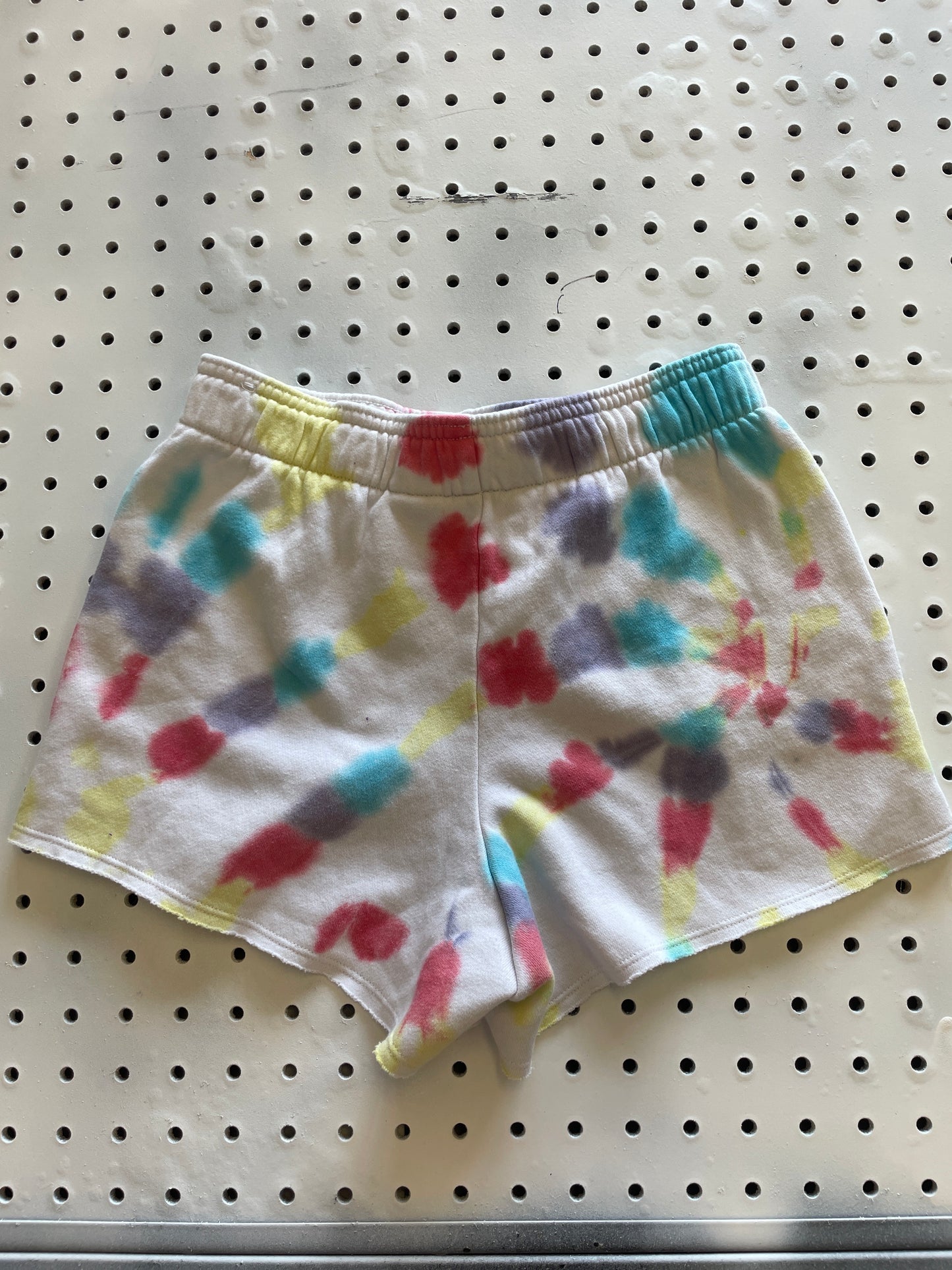 DSG Girls Boyfriend Fleece Shorts | Tie Dye | Medium | Elastic Waistband-Size 8/9