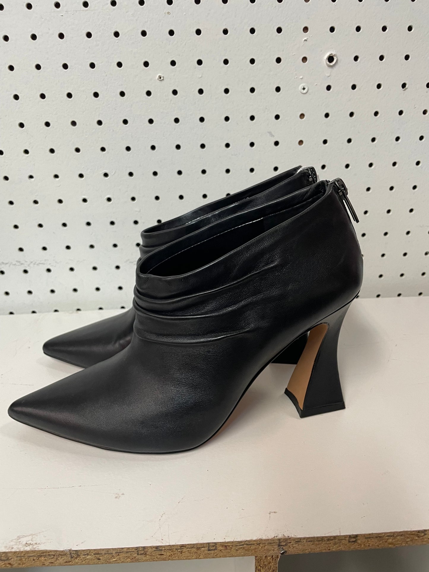 Vince Camuto Ameliava Bootie Women Size 8.5 Great Condition