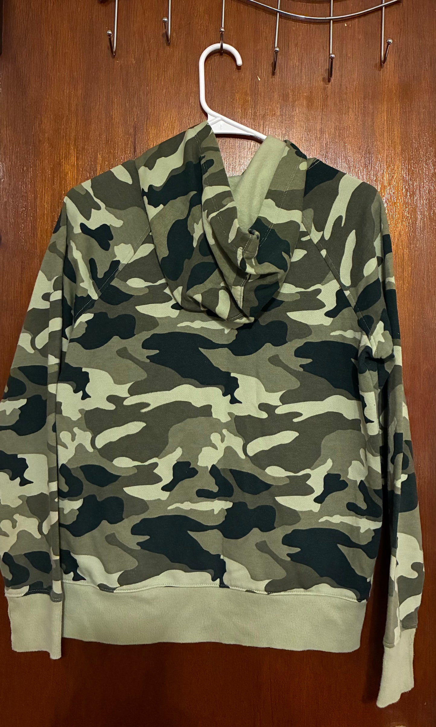 Wonder Nation green camouflage hoodie Size 10/12
