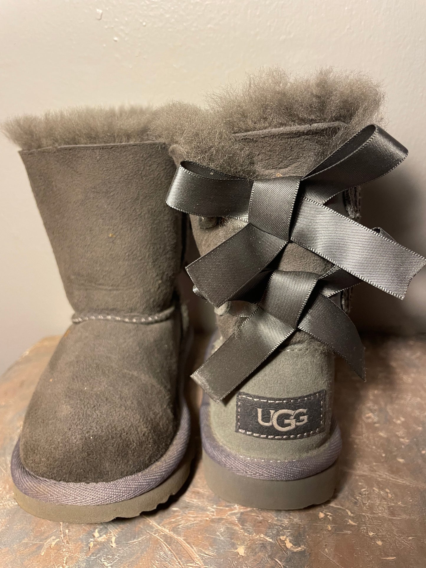 UGG Bailey Bow Girl Boots, Gray, Size 8 - Great Condition