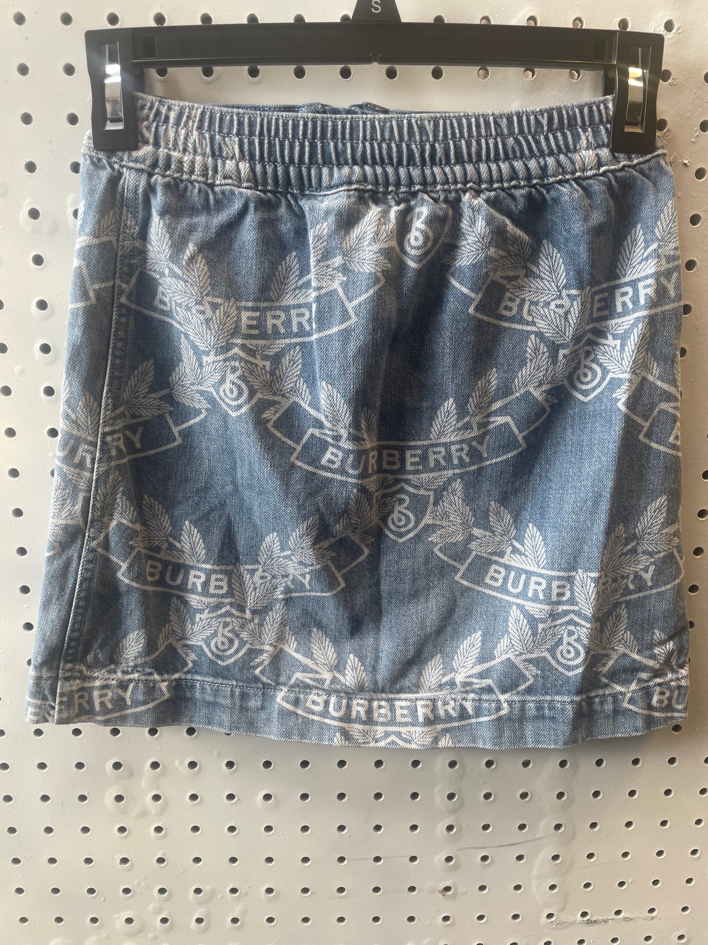 BURBERRY
Blue Oak Leaf Creek Denim Skirt