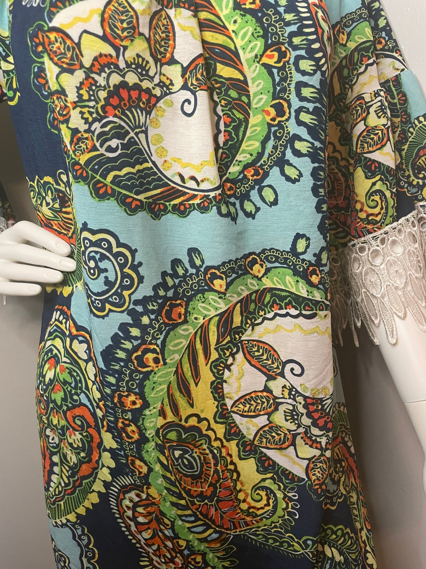Win Win Vibrant Off Shoulder Half Sleeve Lace Tunic Top ~Women’s Size L/XL ~Great Condition