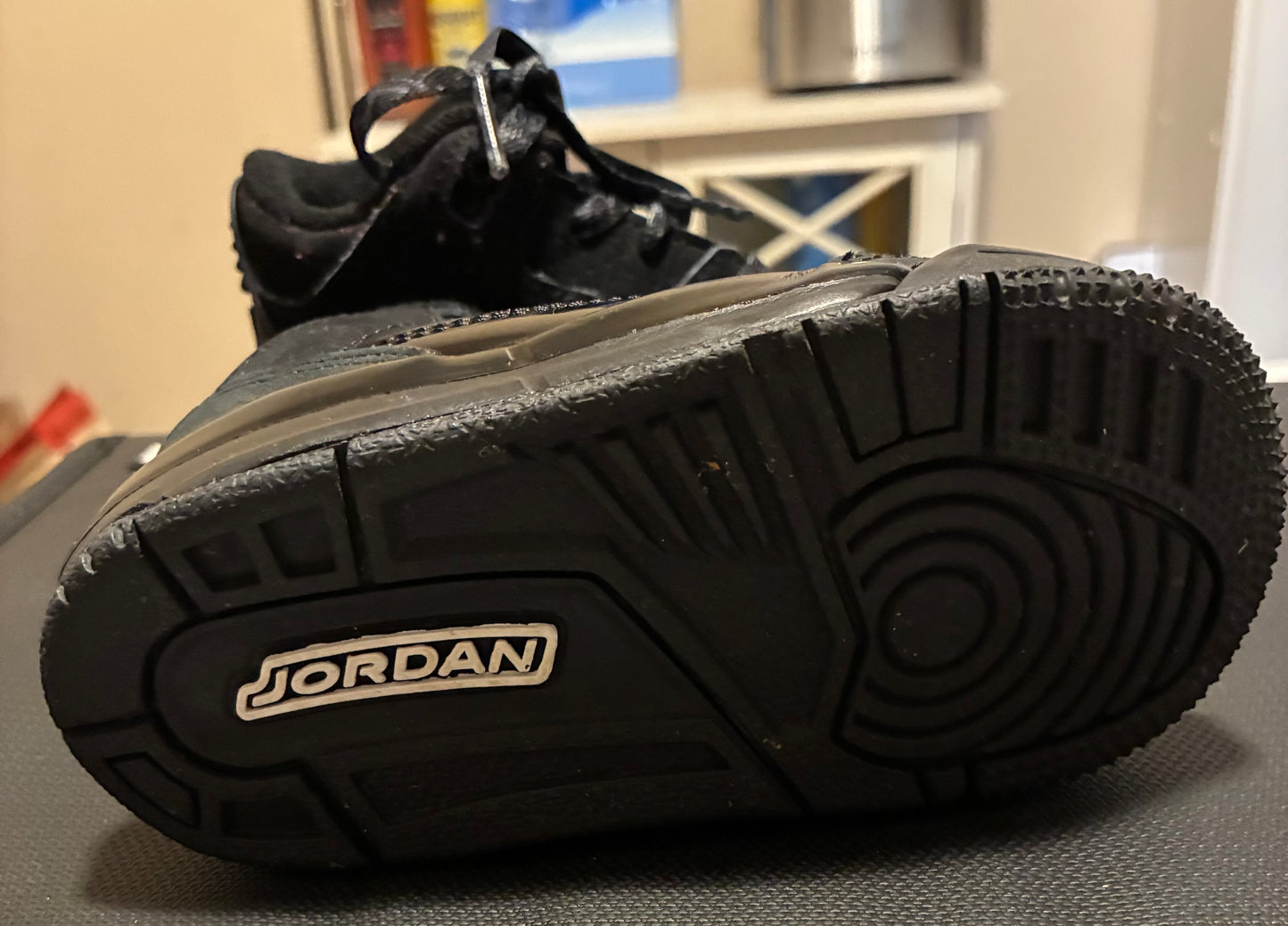 AIR JORDAN 3 RETRO BLACK CAT
INFANT/TODDLER LIFESTYLE SHOES- Size 7c