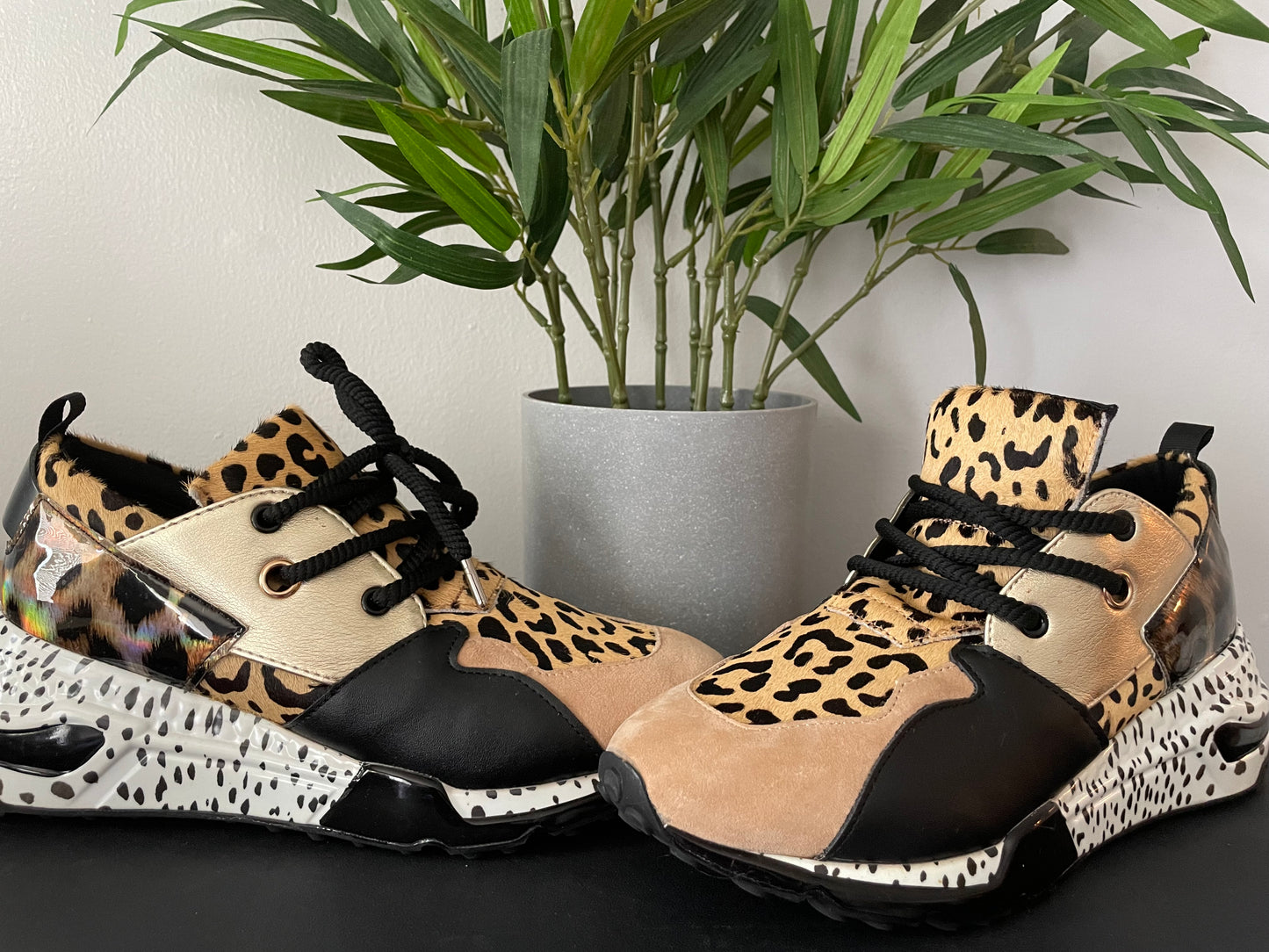 Steve Madden Cliff Wedge Sneaker Animal Print Cow~Size 9~ Great Condition