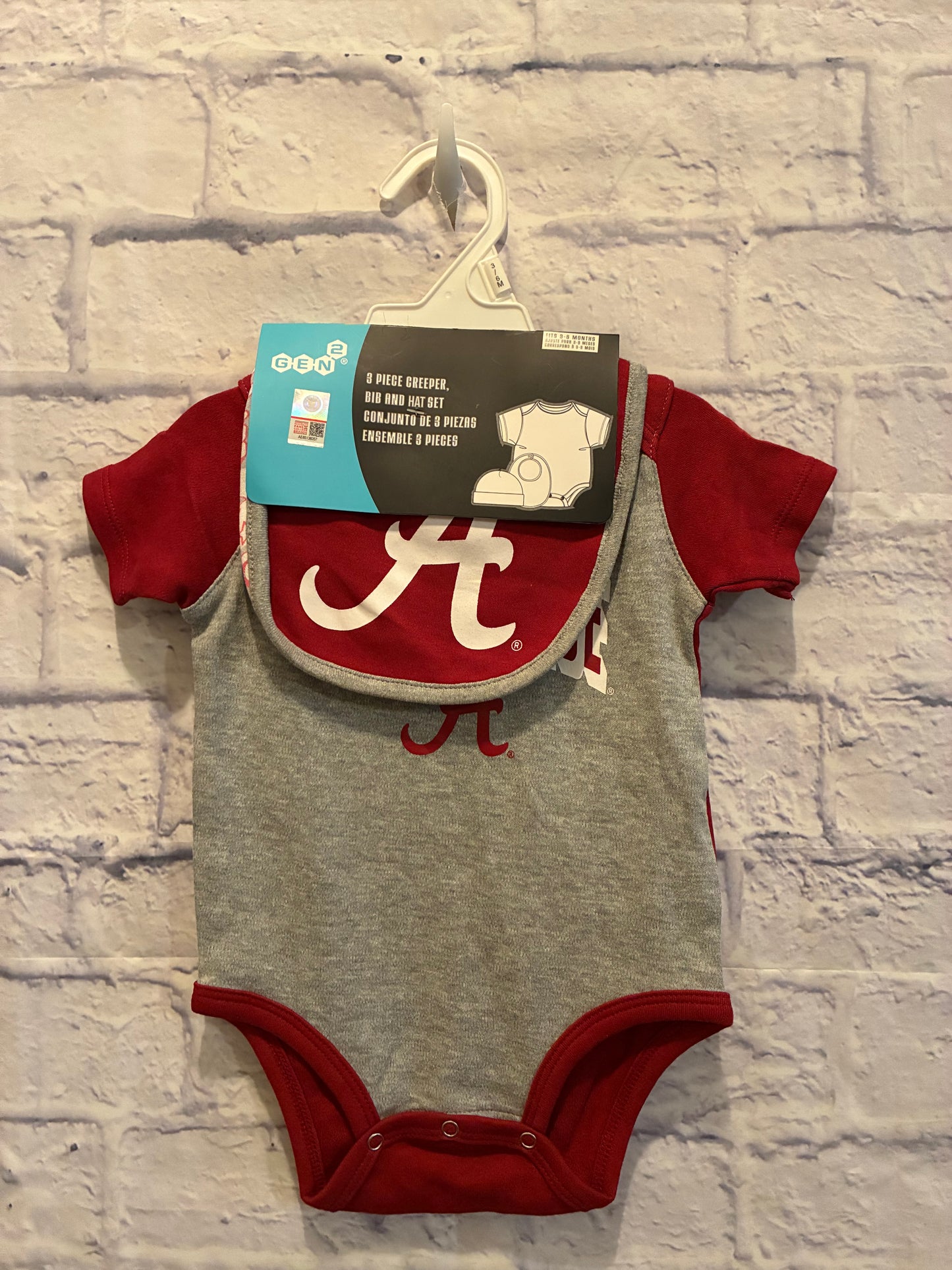 Gen2 Alabama 3-Piece Creeper, Bib & Hat Set – Size 3–6 Months (NWT) 🐘❤️