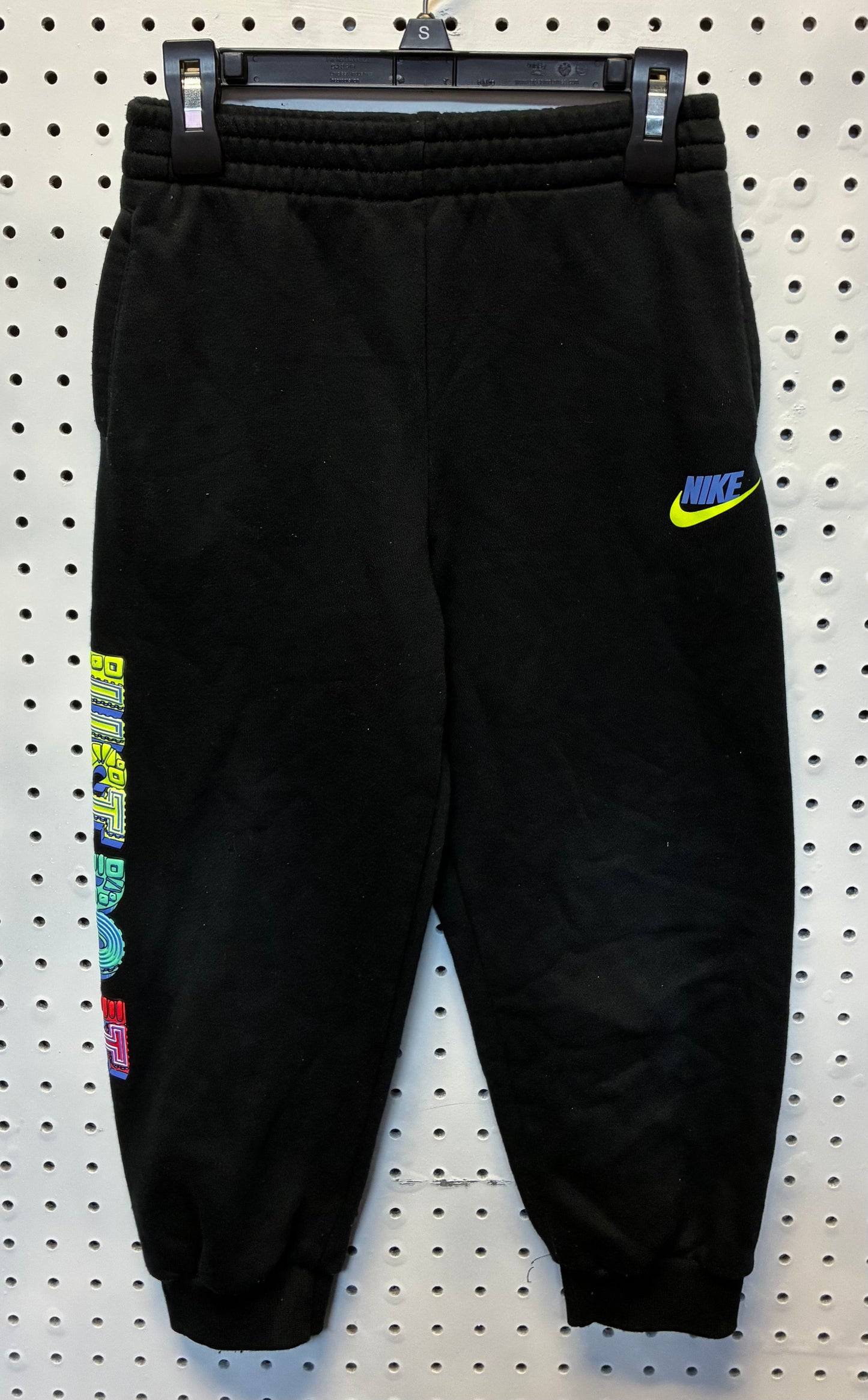 Nike Graphic Crewneck Sweatshirt and matching sweatpants set Size 7