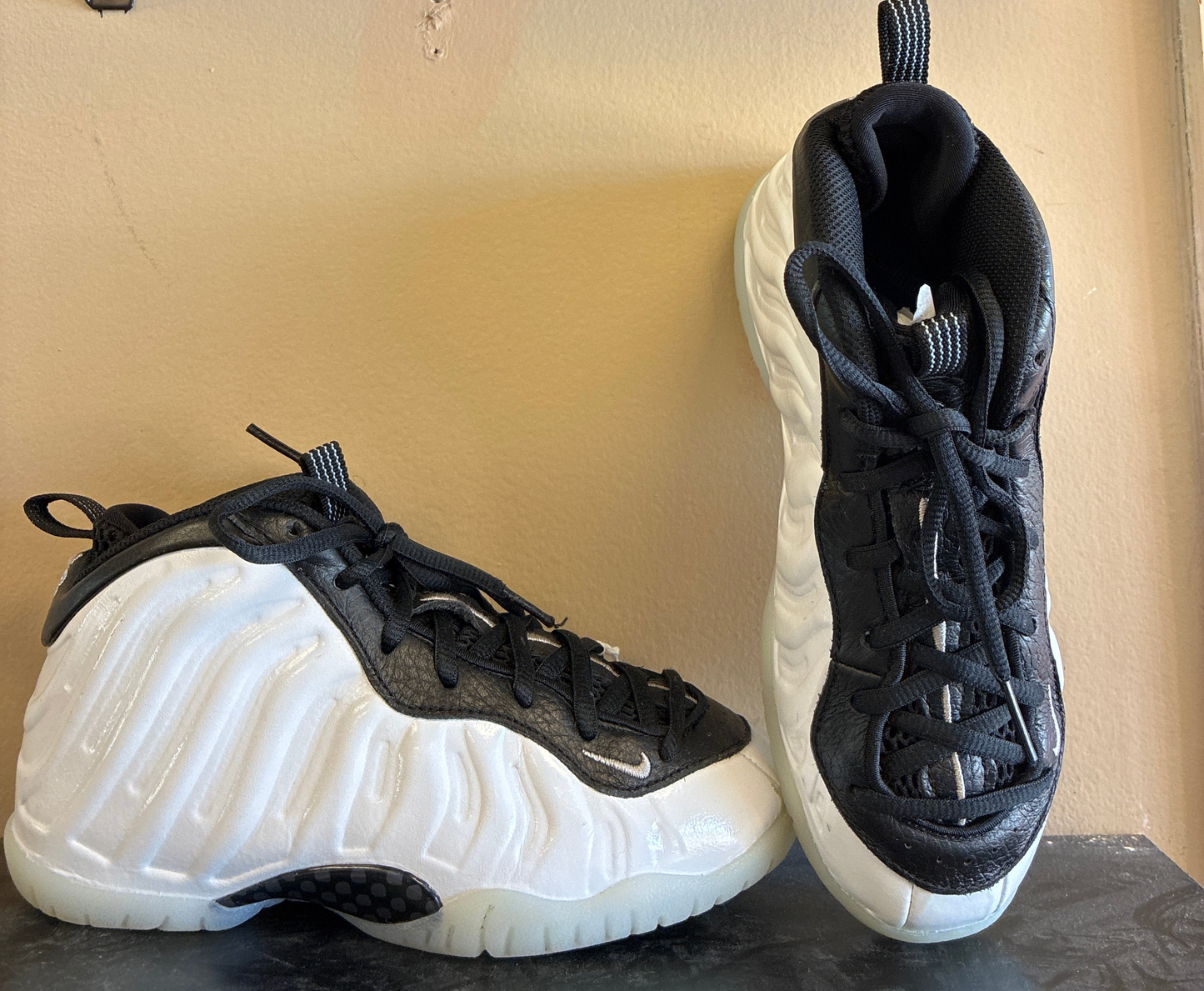 Nike Penny Little Posite One "White/Metallic Silver Black/Cobalt Bliss" Grade School Boys' Shoe Size 2Youth