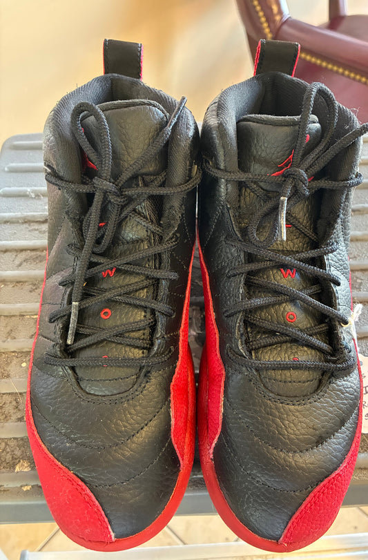 Air Jordan Kids'12 Retro Flu Game
 (PS) Size 2.5 Y