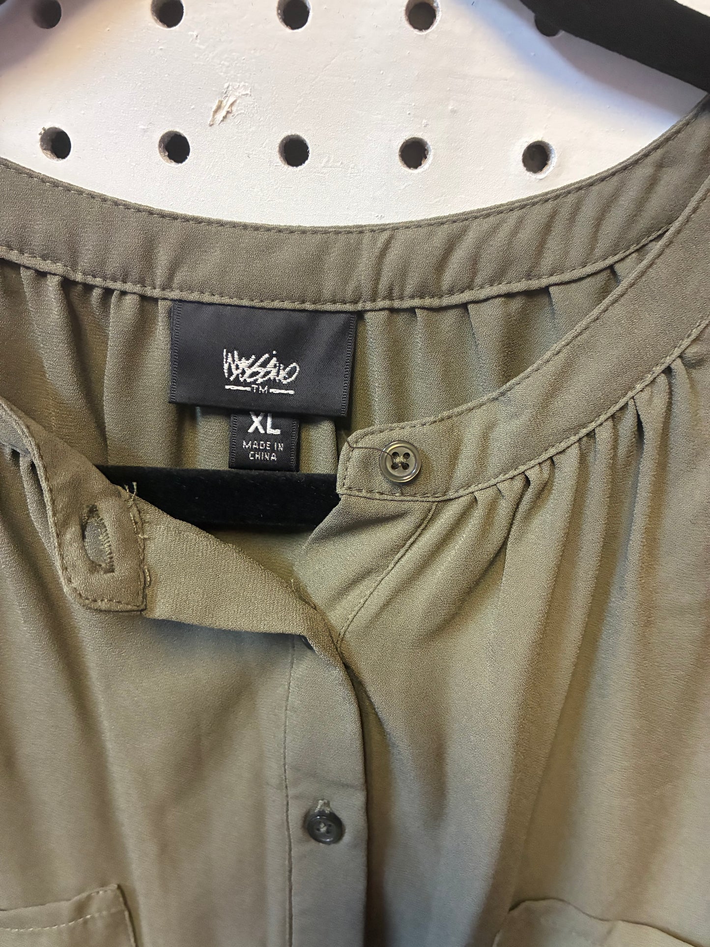 Mossimo Olive Green Button-Front Blouse with Two Front Pockets-Casual Top/ Blouse Women Size XL