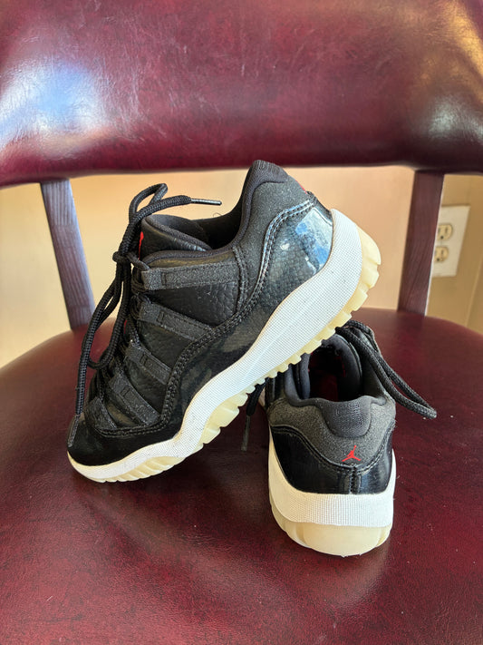 Kids Nike Air Jordan 11 Retro Low PS size 1Y