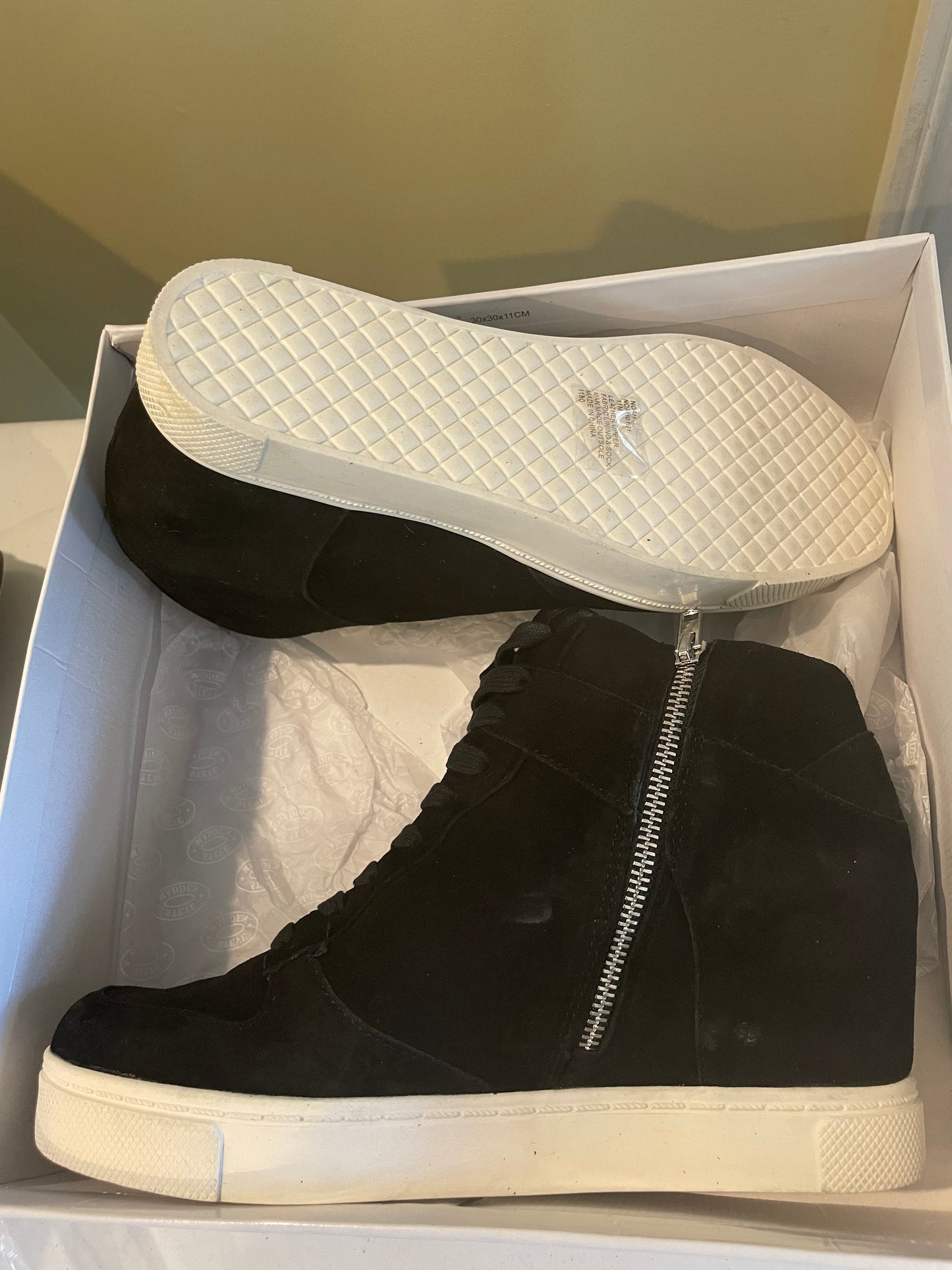 Steve Madden Noah Black Suede ~Women Size11~ New With Tag