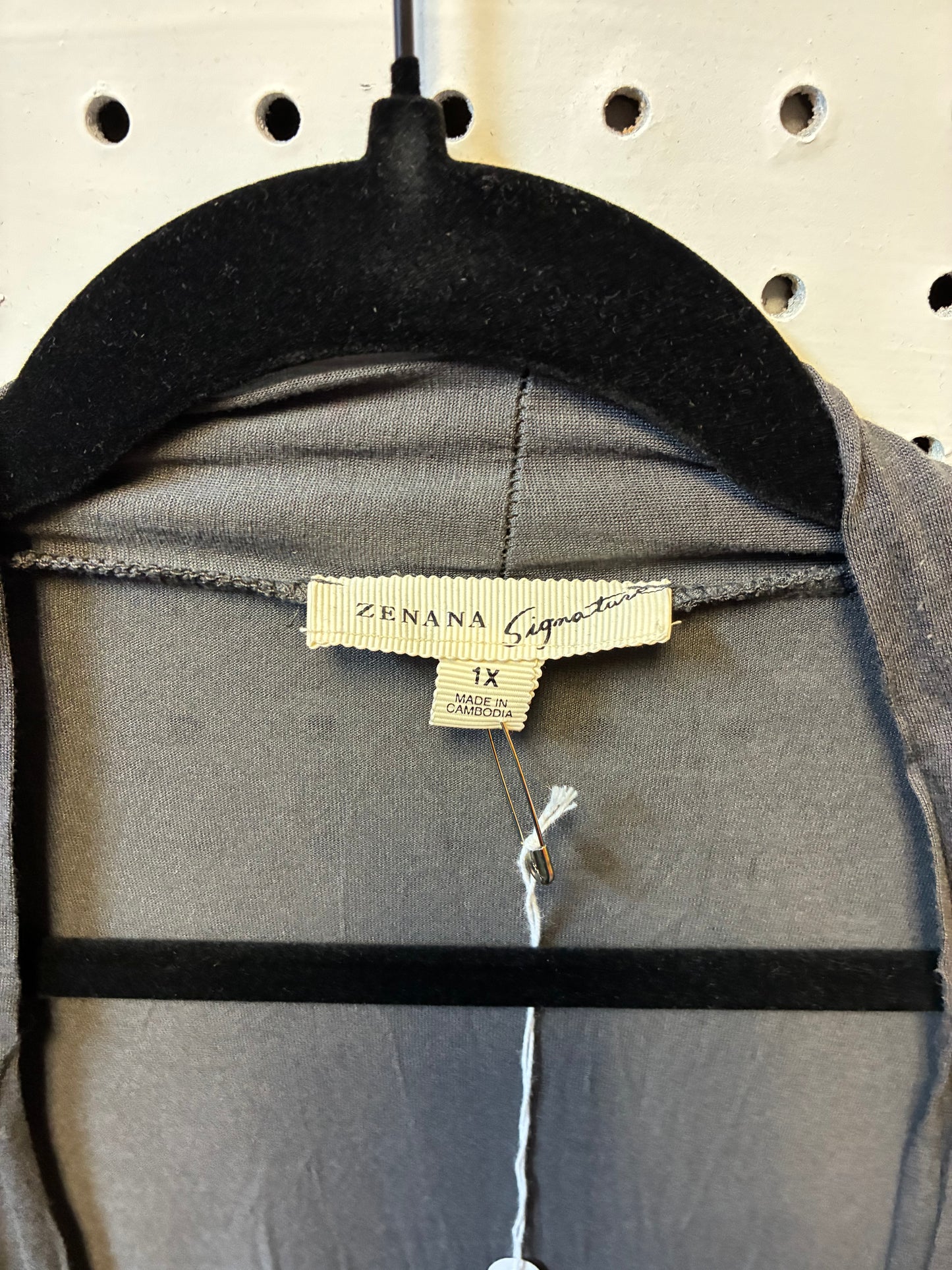 Zenana Signature Sleeveless size 1X feminine light cardigan