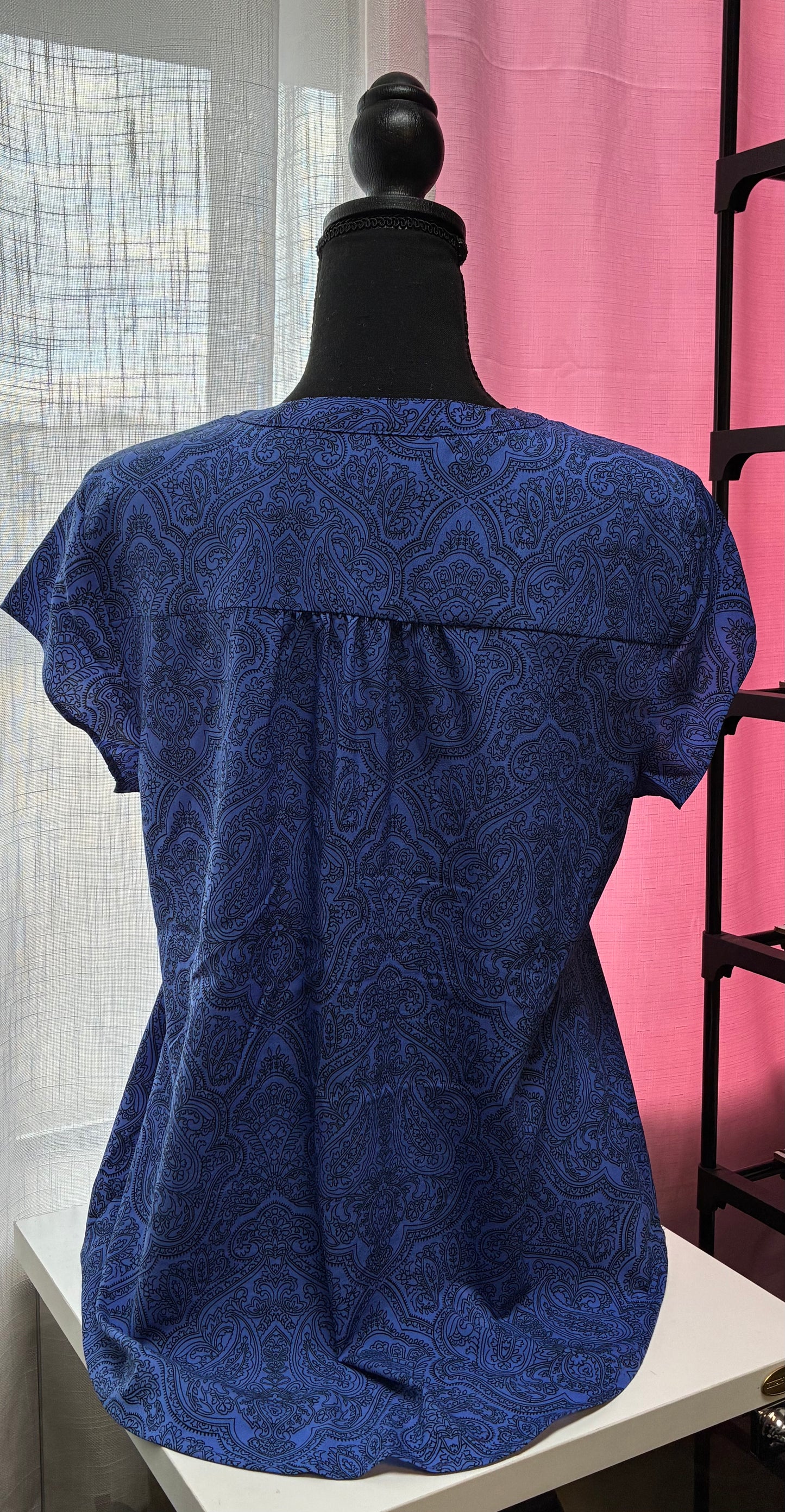 Blue Paisley print short-sleeved women's top with pleat detailing at the neckline Women Size Medium