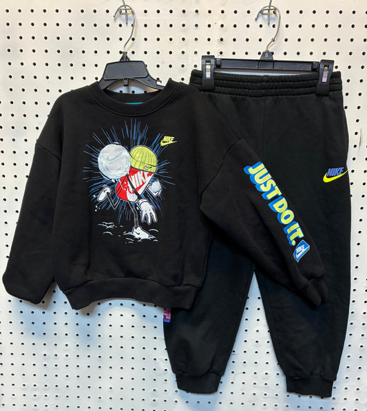 Nike Graphic Crewneck Sweatshirt and matching sweatpants set Size 7