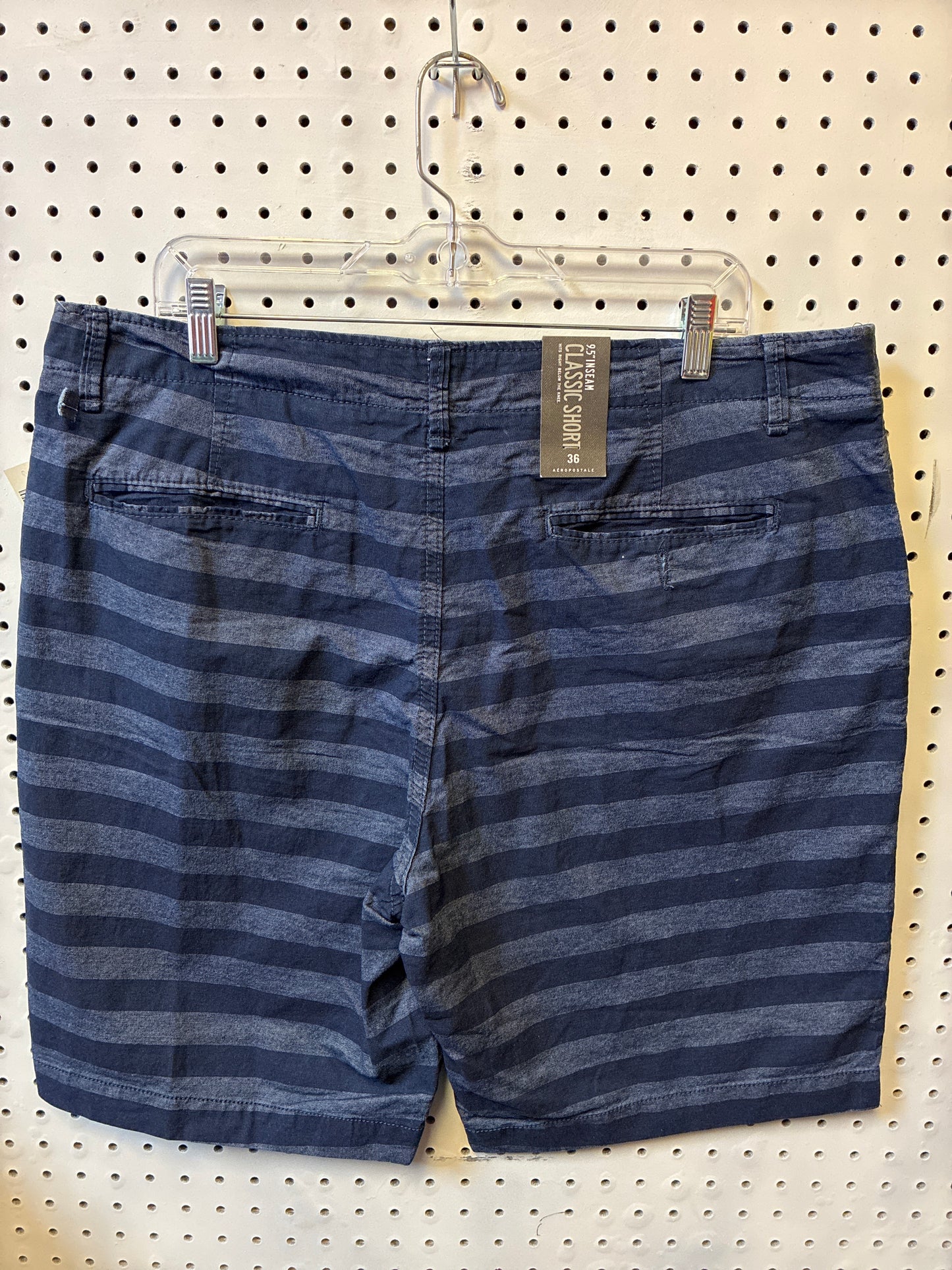 AEROPOSTALE Men's Classic Shorts Size 36 Flat Front Blue Striped 9.5"