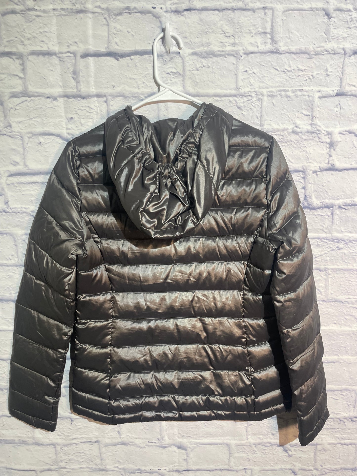 Andrew Marc Packable Lightweight Premium Down Hooded Puffer Jacket in a grey/metallic color~ Size XS
