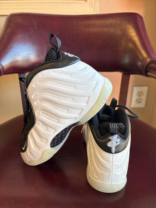 Nike Penny Little Posite One "White/Metallic Silver Black/Cobalt Bliss" Grade School Boys' Shoe Size 2Youth