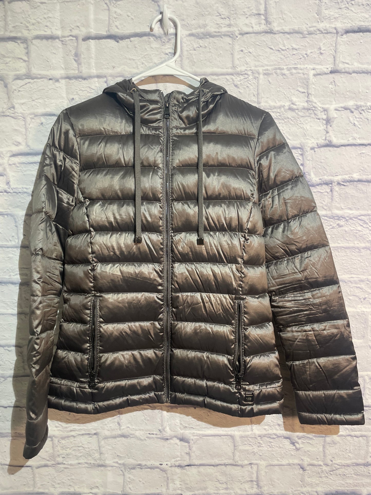 Andrew Marc Packable Lightweight Premium Down Hooded Puffer Jacket in a grey/metallic color~ Size XS