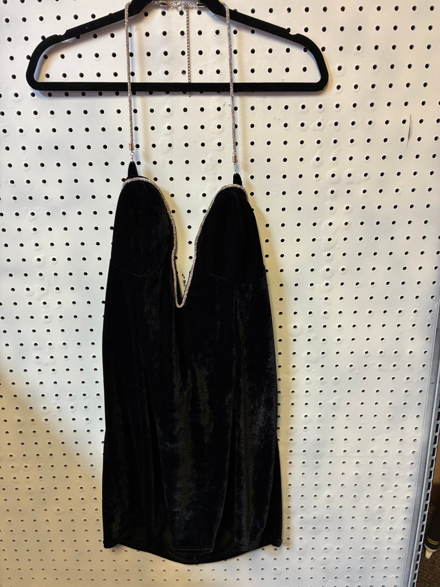 Pretty Little Thing BLACK DIAMANTE VELVET BUST DETAIL PLUNGE BODYCON DRESS- SIZE LARGE