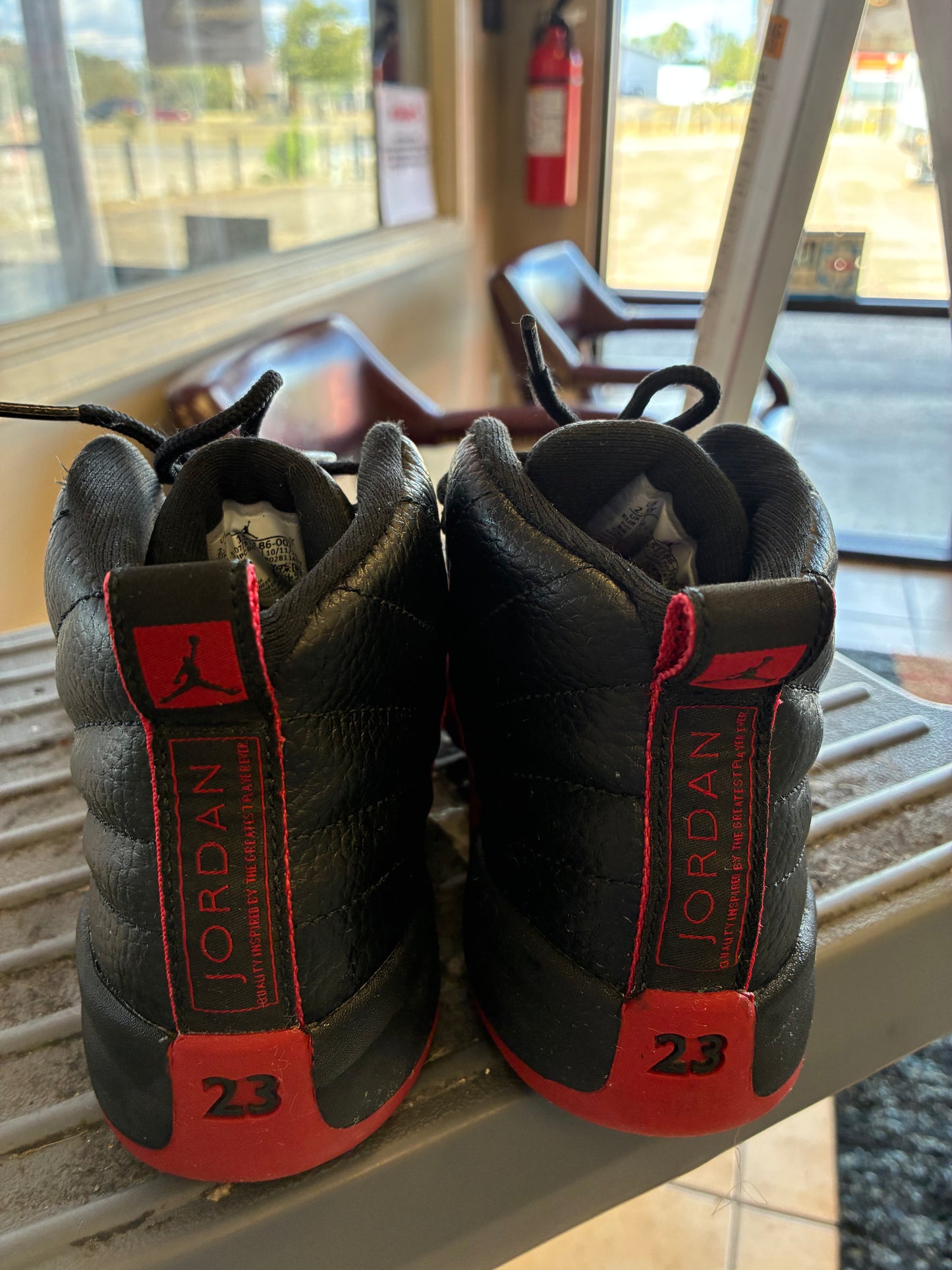 Air Jordan Kids'12 Retro Flu Game
 (PS) Size 2.5 Y
