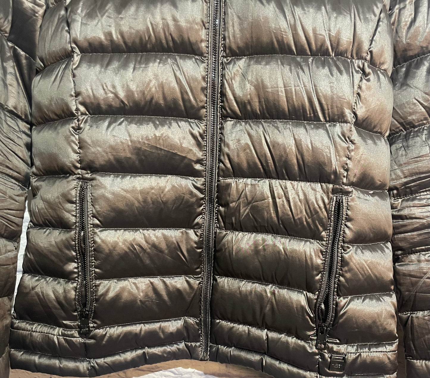 Andrew Marc Packable Lightweight Premium Down Hooded Puffer Jacket in a grey/metallic color~ Size XS