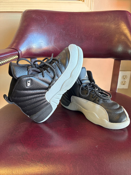 Jordan 12 Retro playoff release 2012 Size 2 Youth