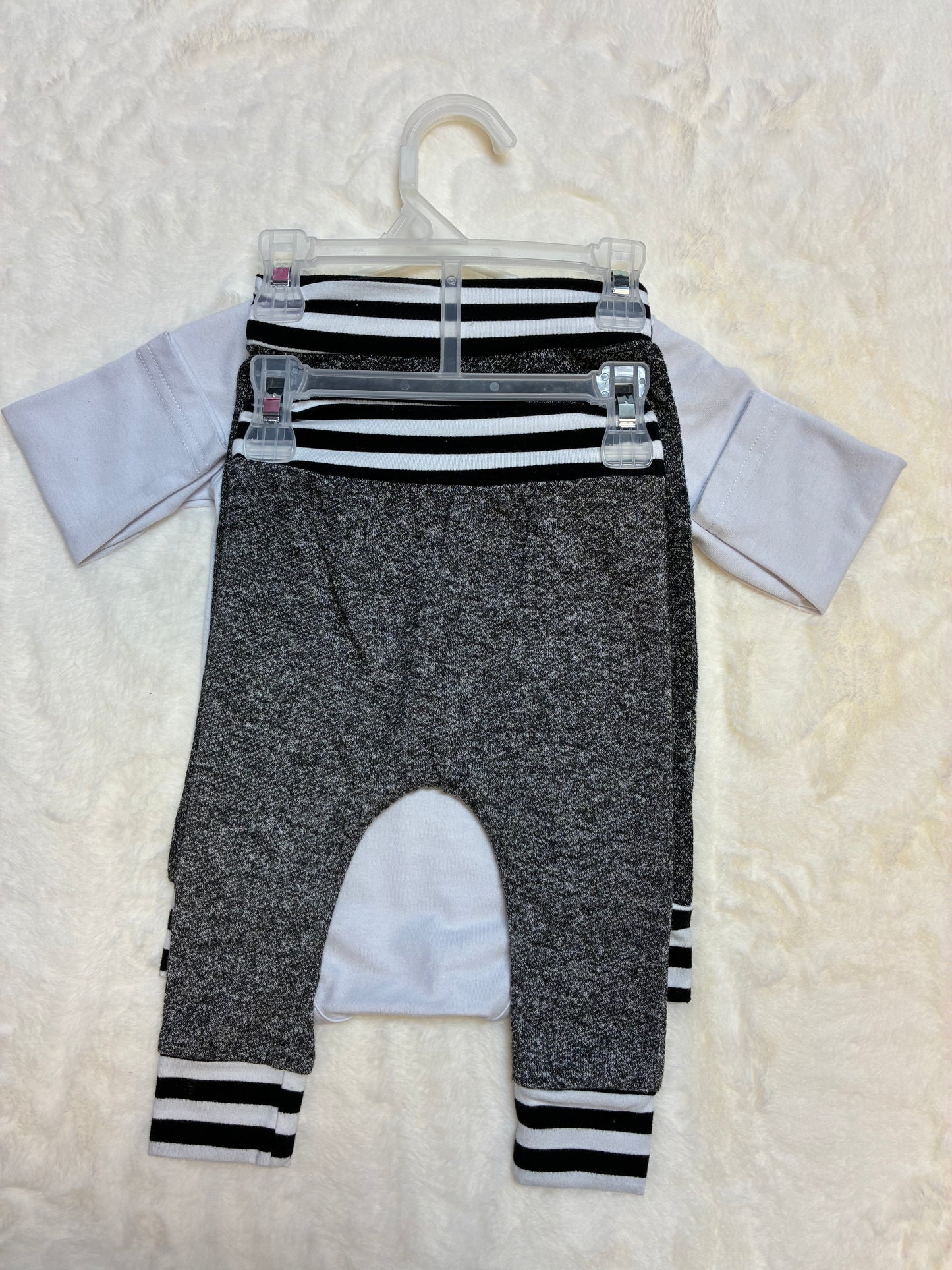 3pc New To The Crew Baby Bodysuit and Pants Set -Size 6 Months Boys Size 6mons