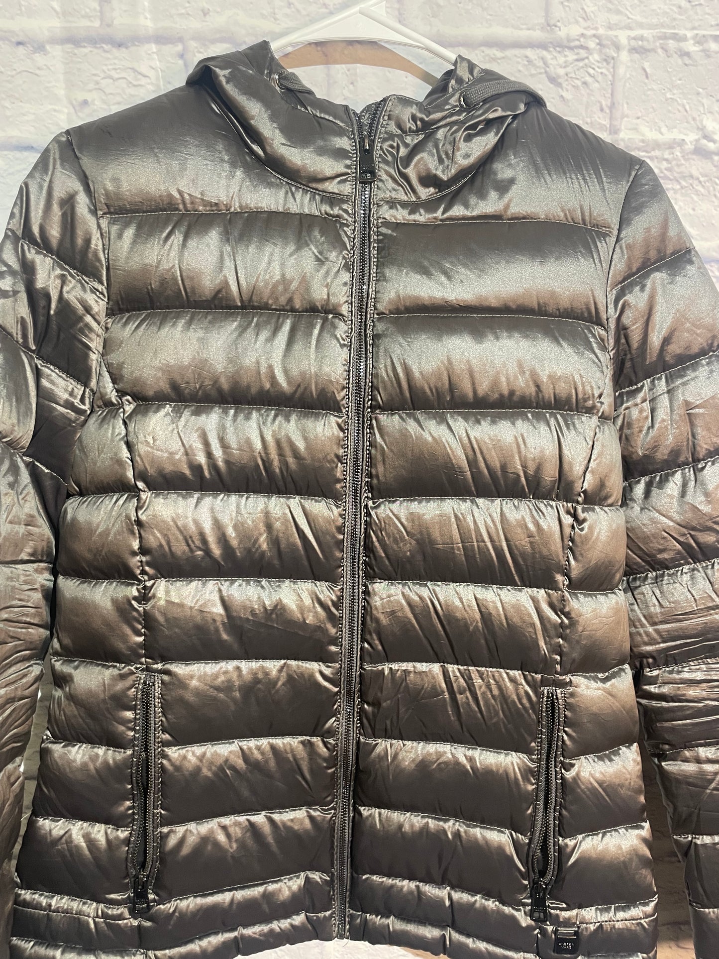 Andrew Marc Packable Lightweight Premium Down Hooded Puffer Jacket in a grey/metallic color~ Size XS